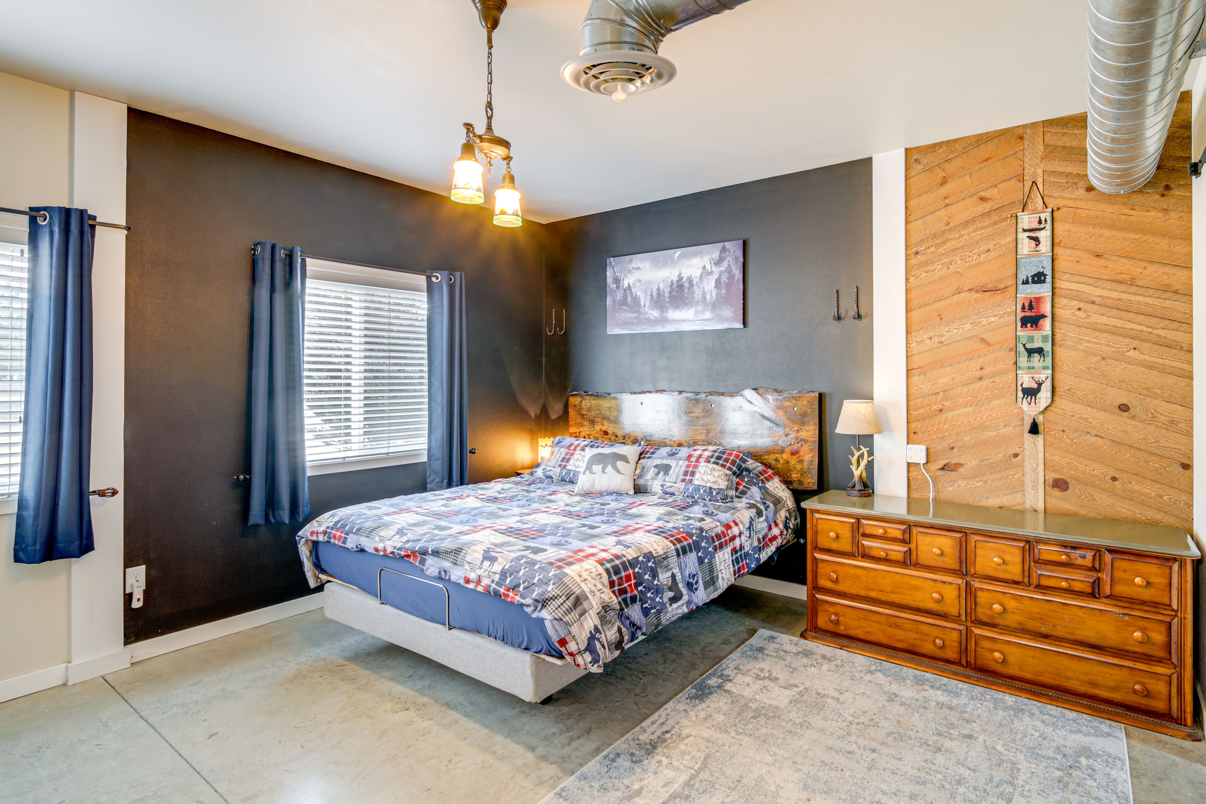 Bedroom 1 | California King Bed | En-Suite Bathroom | Walk-In Closet