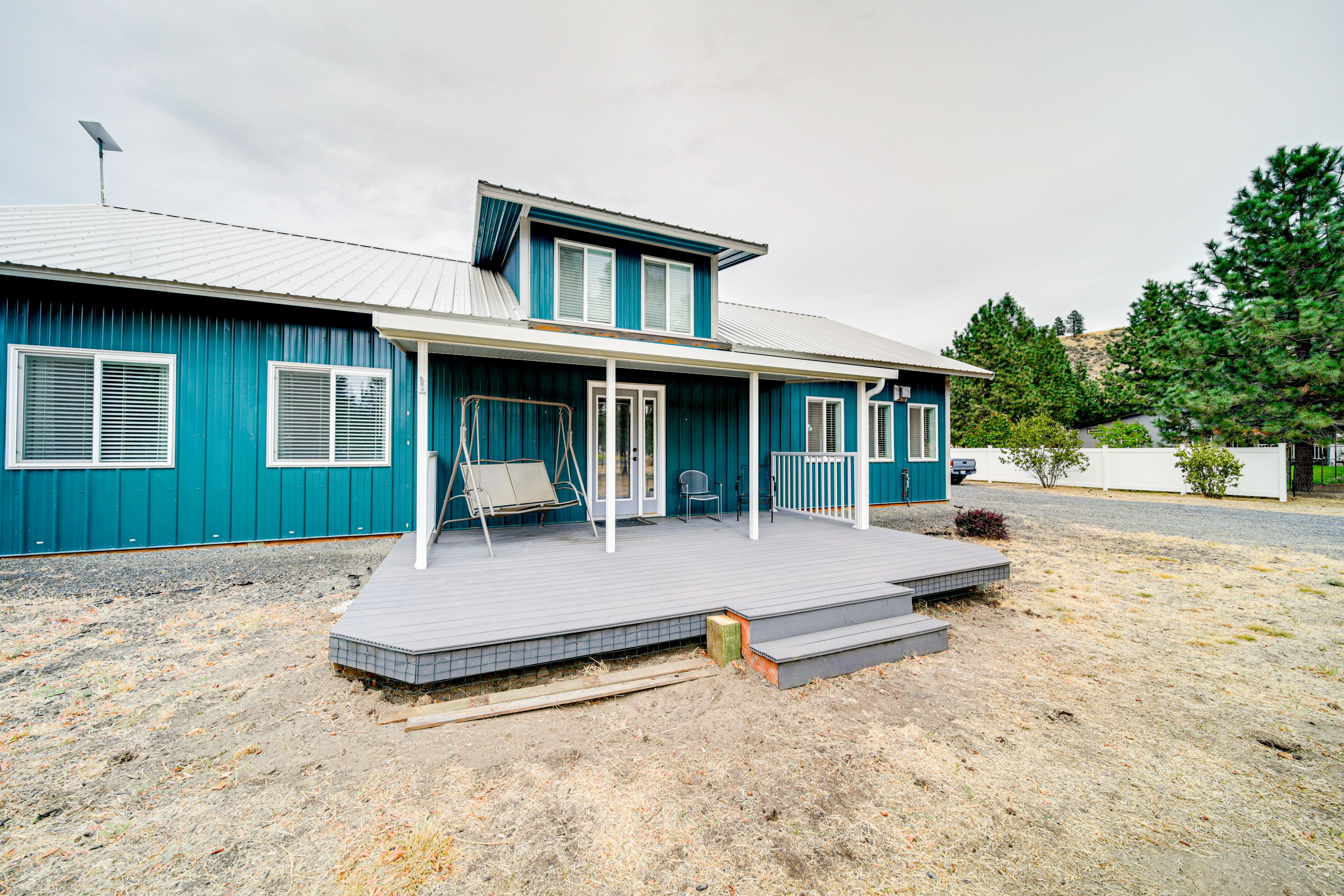 Front Porch | Swing