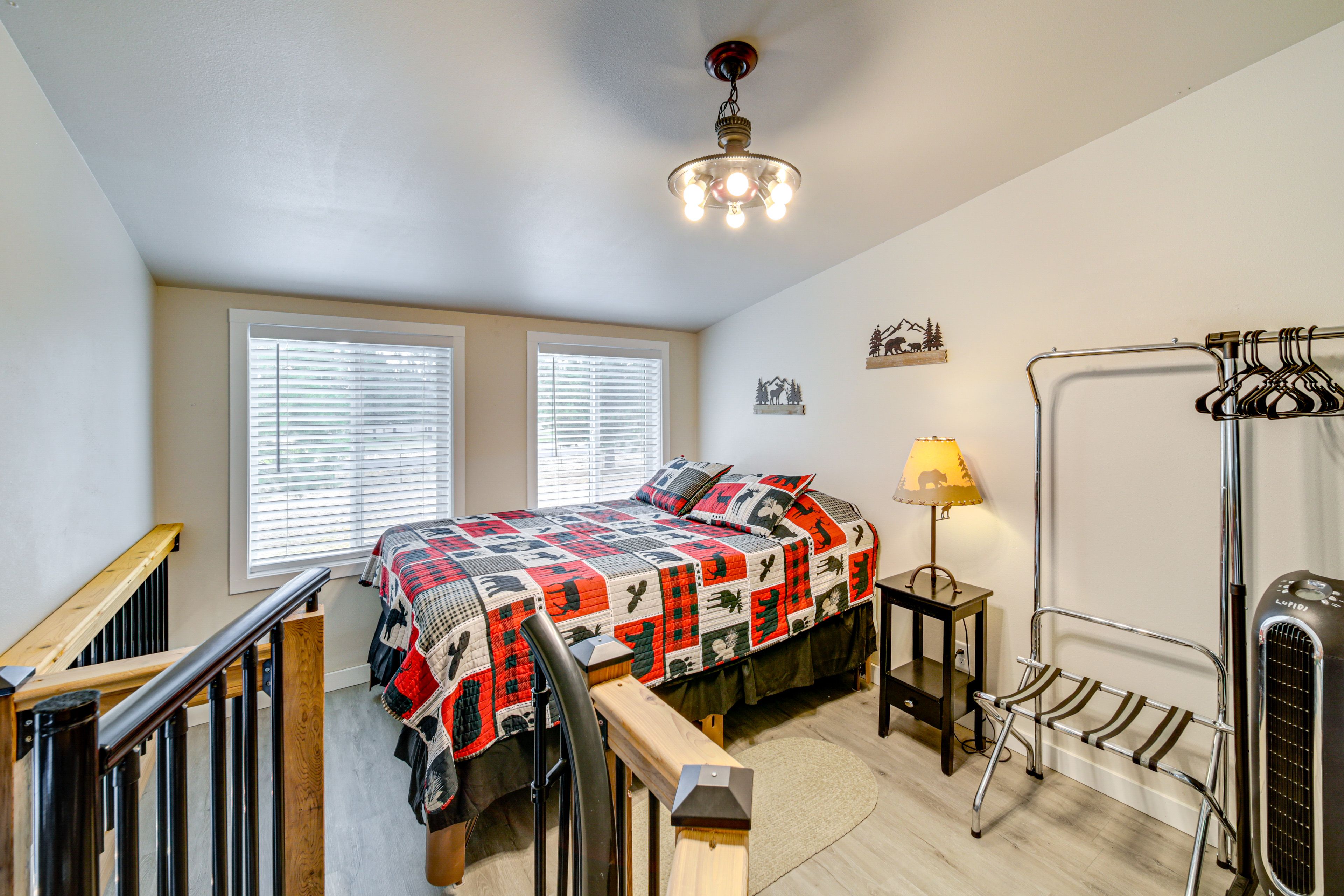 Loft | Queen Bed