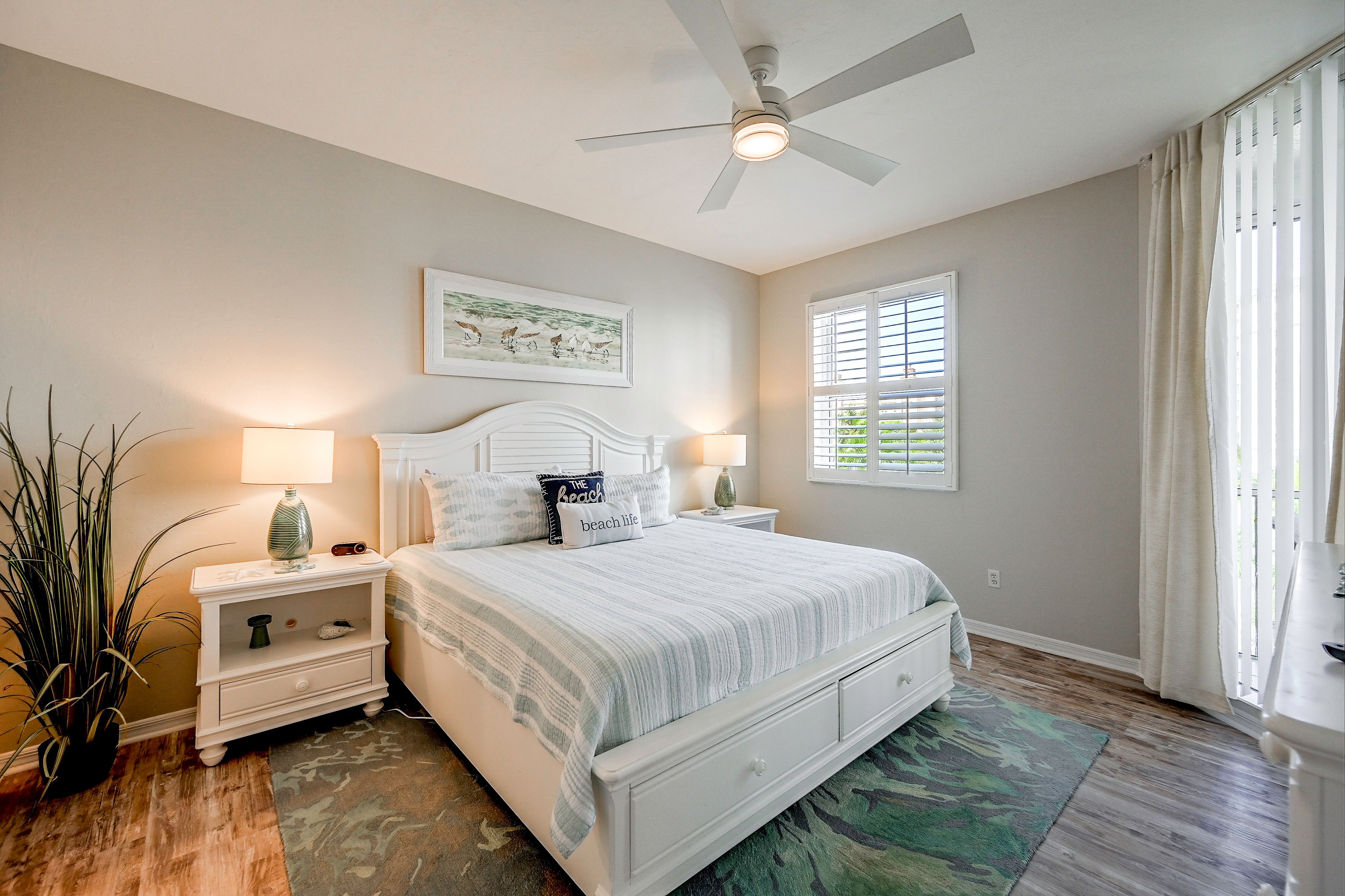 Bedroom 1 | King Bed