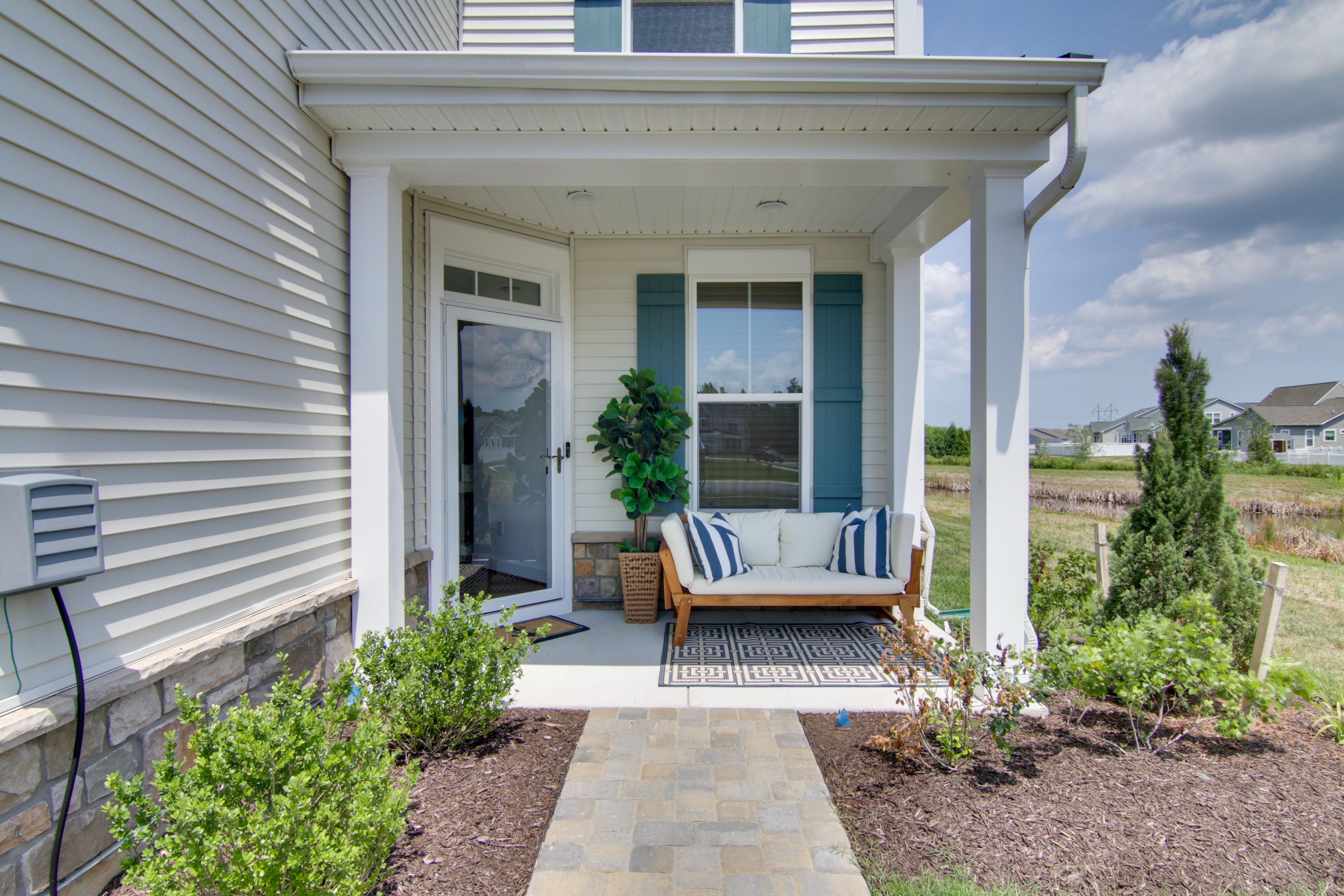Front Entry | 1 Step to Enter