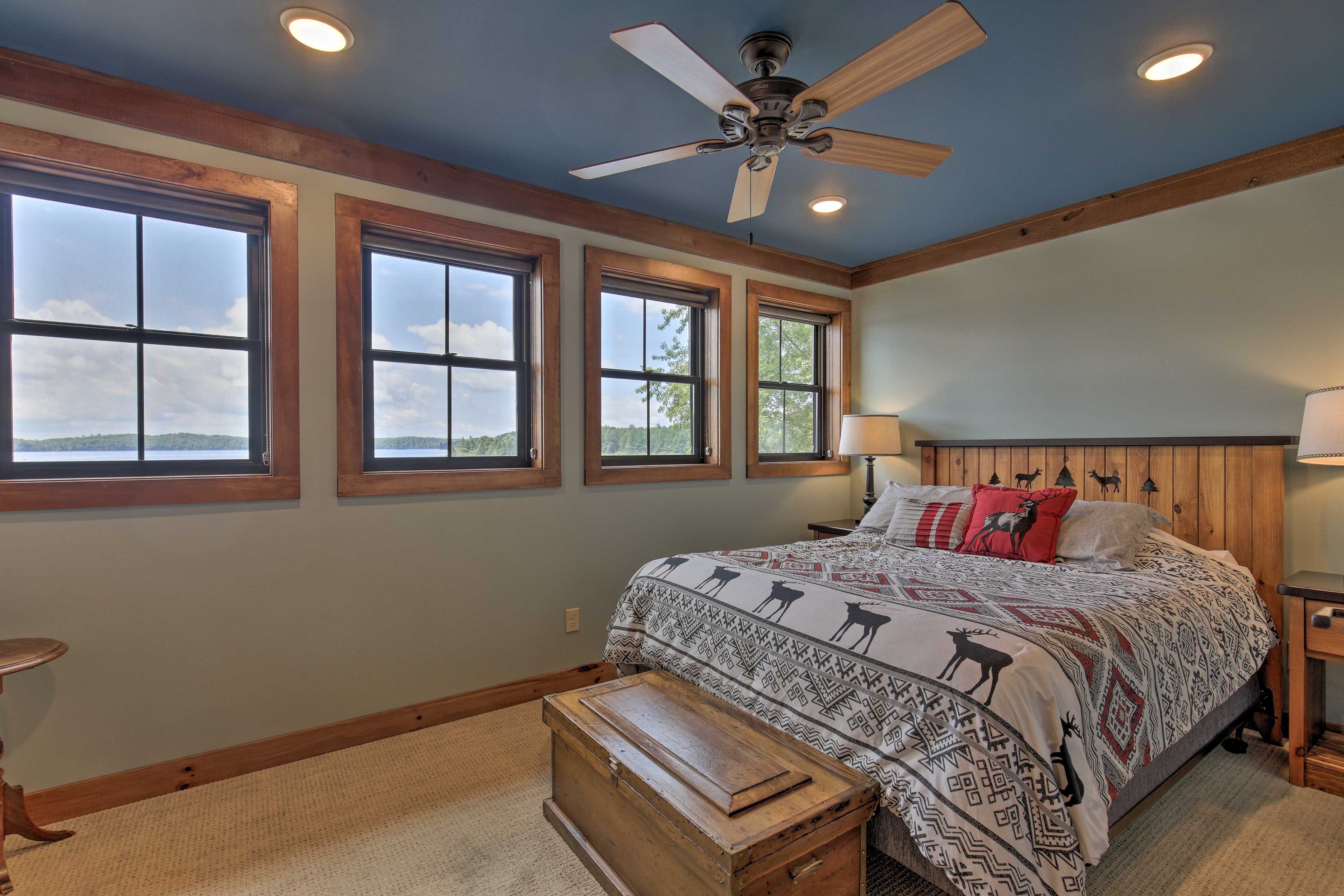 Bedroom 3 | Queen Bed