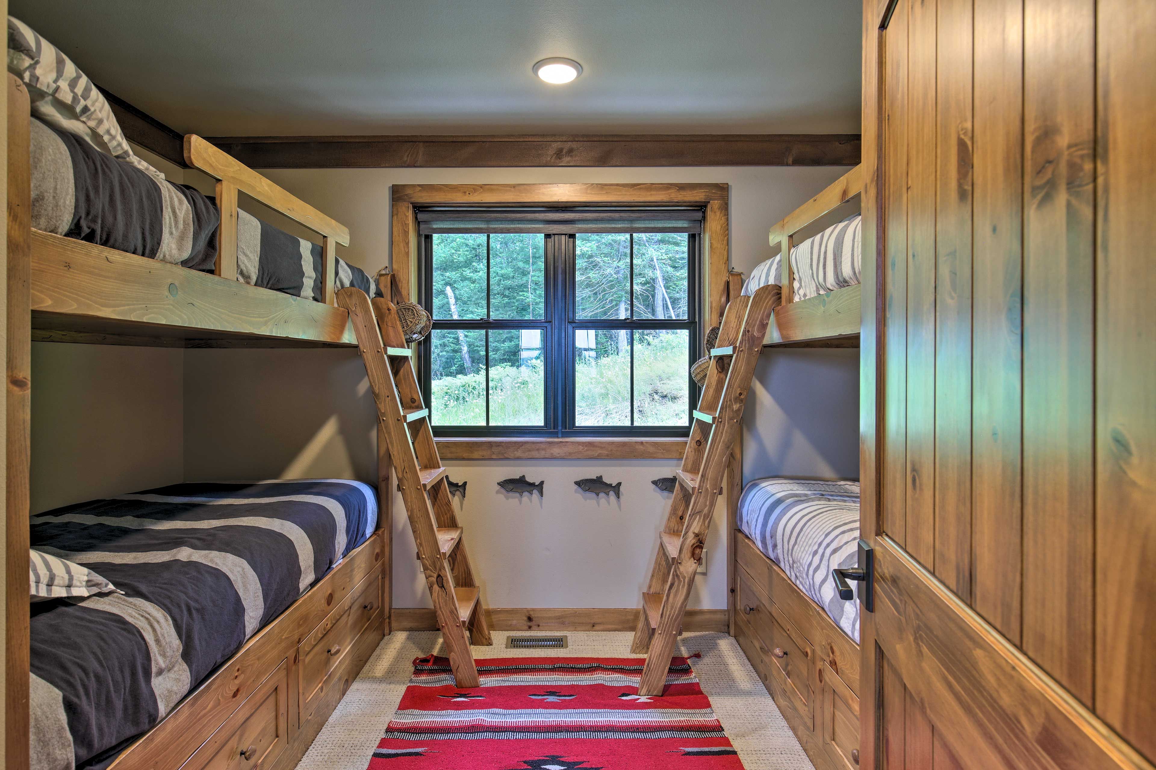 Bedroom 6 | 2 Twin Bunk Beds