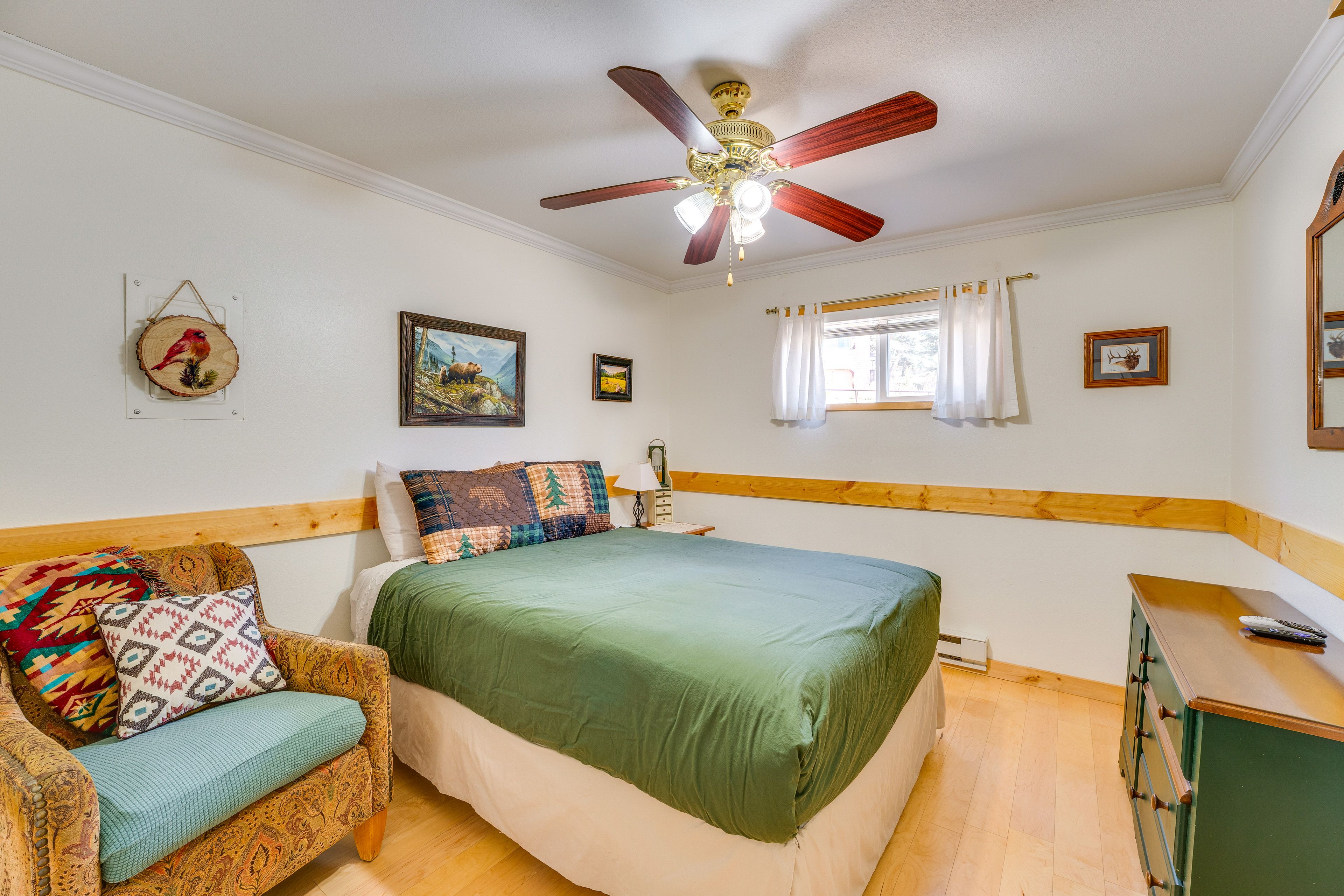 Bedroom 2 | Queen Bed | Electric Heating