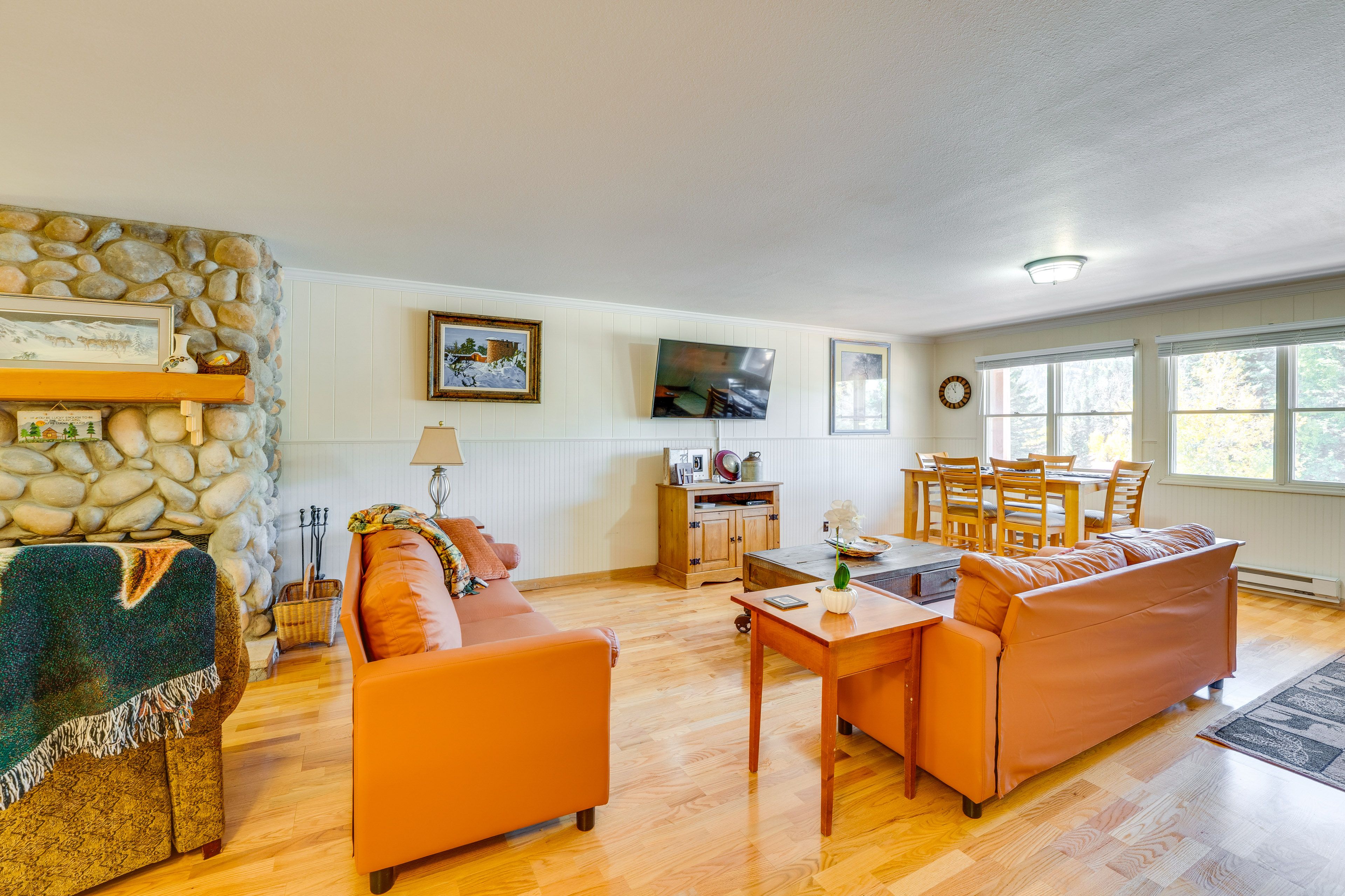 Living Room | Full Sleeper Sofa | Dining Table