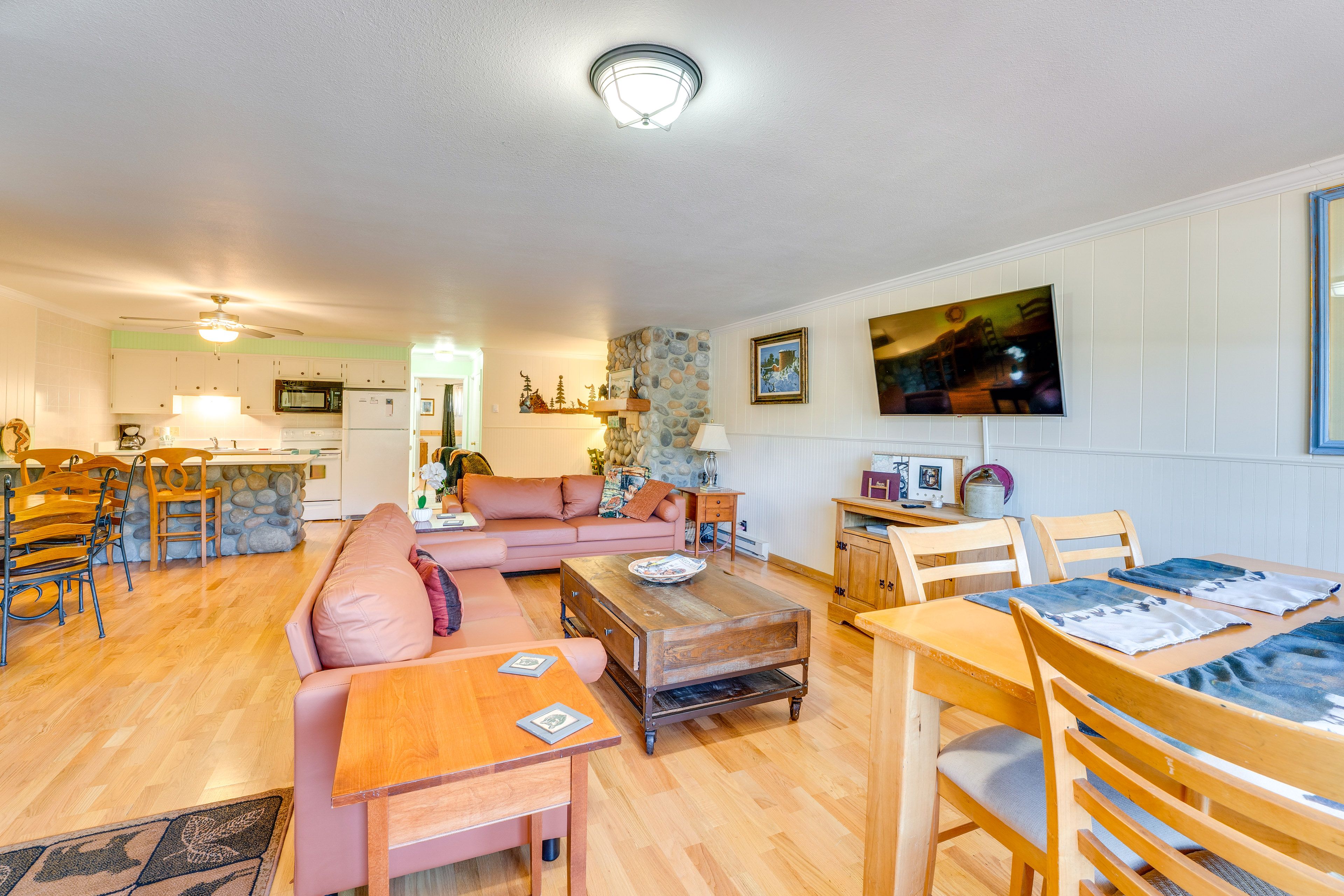 Red River Vacation Rental | 2BR | 2BA | 1,200 Sq Ft | Stairs to Access
