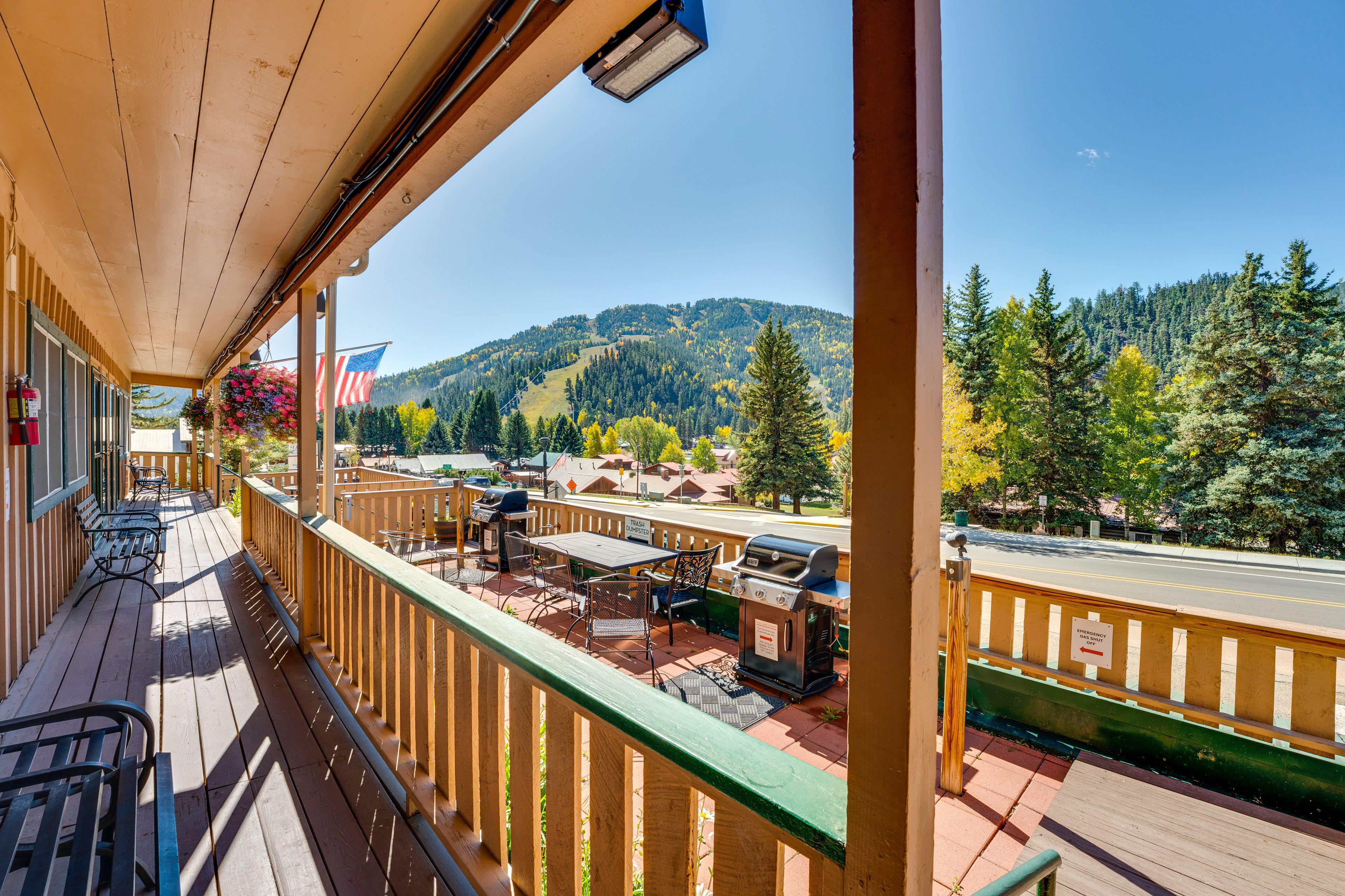 Community Amenities | Mountain View