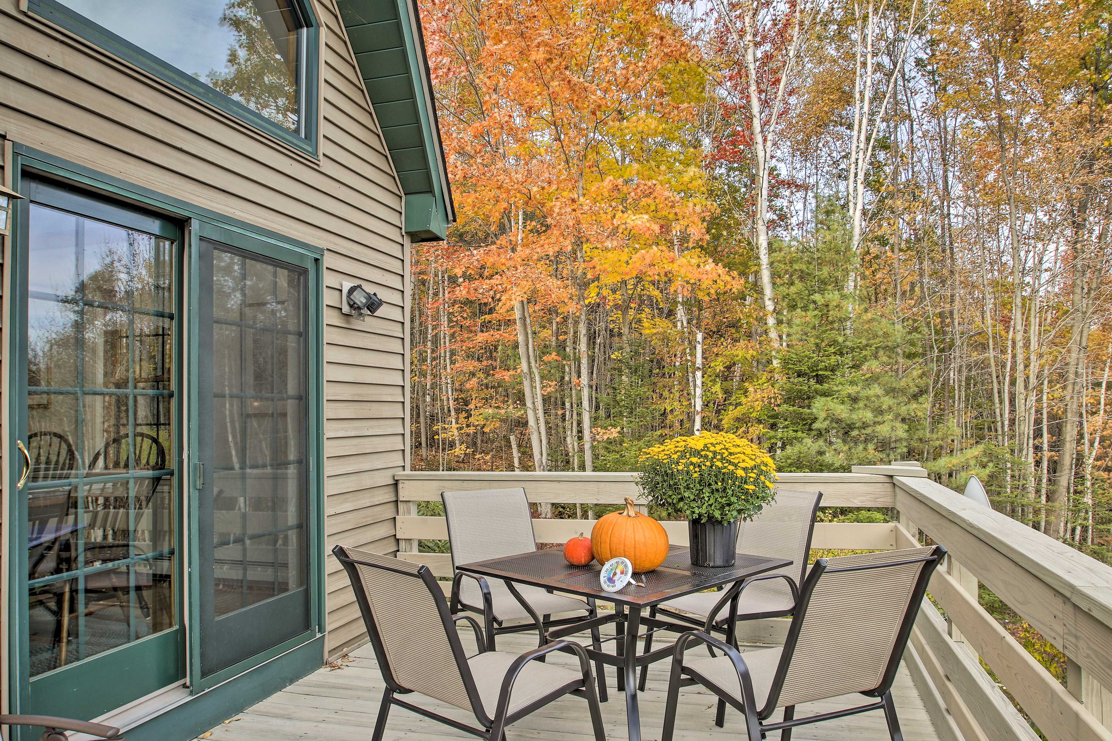Deck | Outdoor Seating & Dining