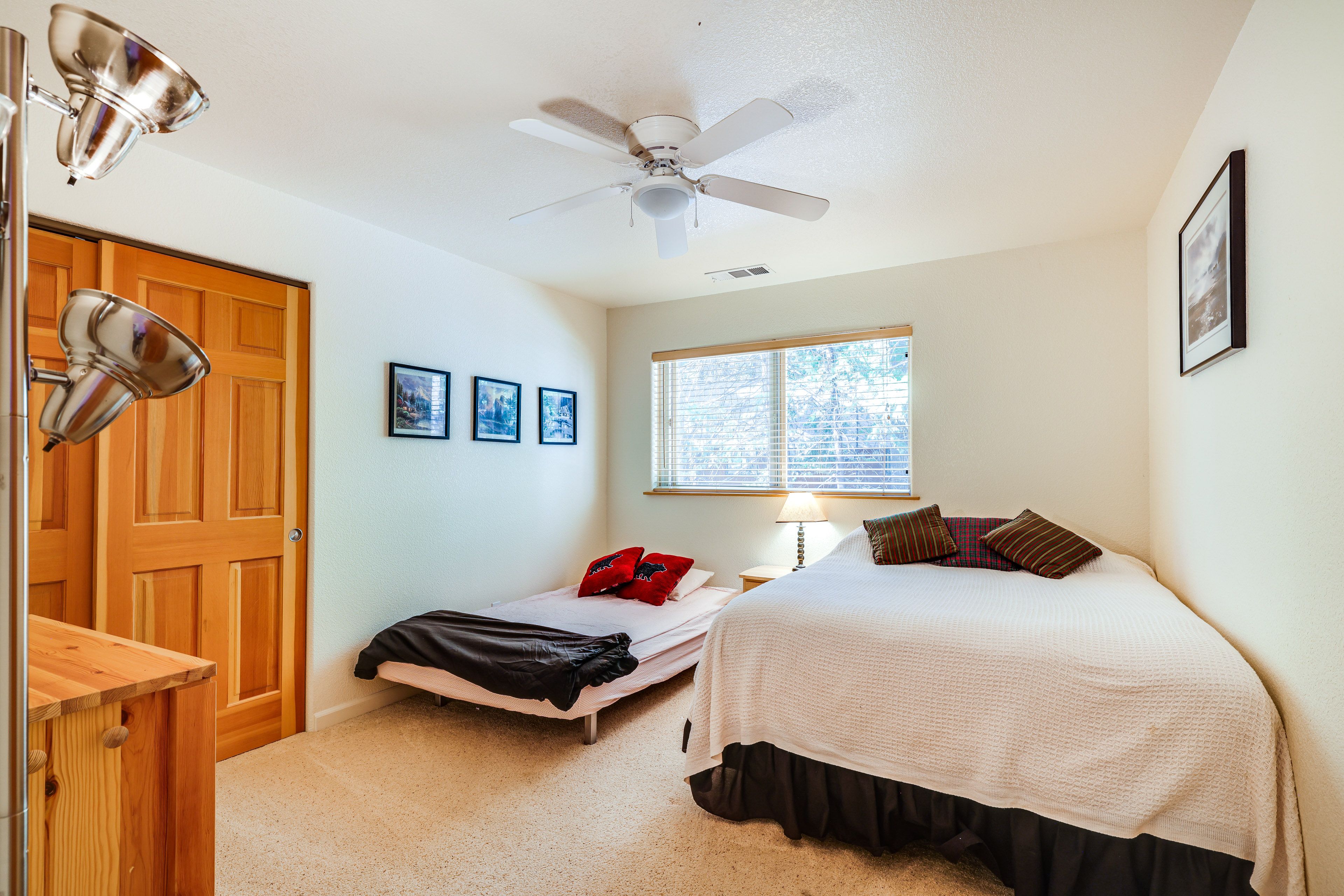 Bedroom 3 | Queen Bed | Twin Bed | 2nd Floor