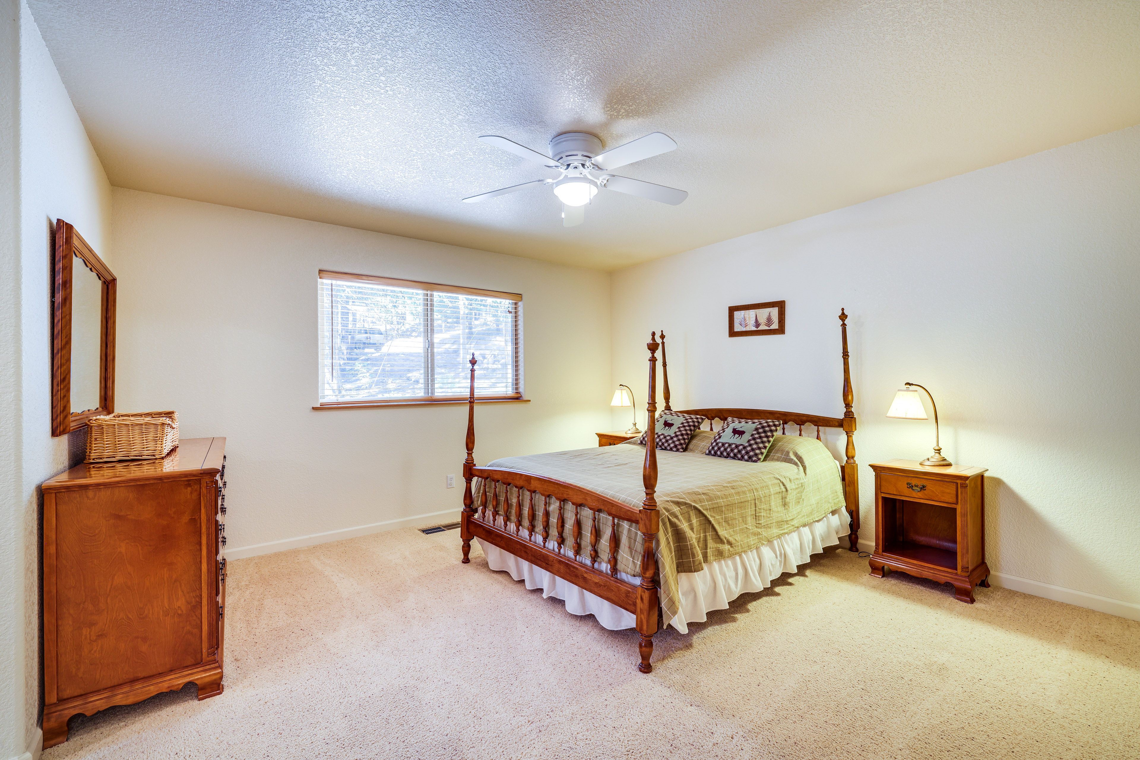 Bedroom 1 | Queen Bed | Pack 'n Play | 1st Floor