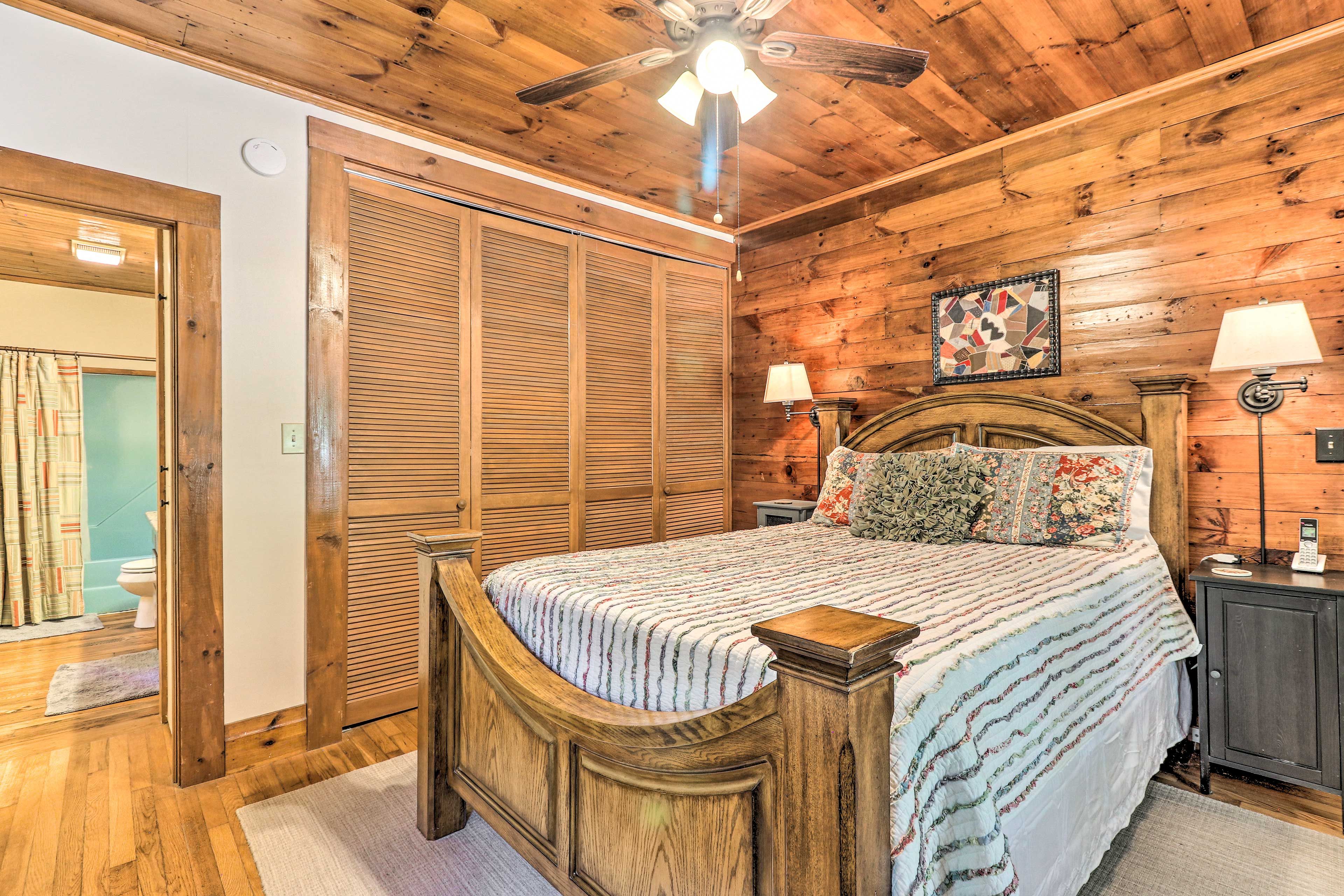 Bedroom 1 | Queen Bed | Linens Provided