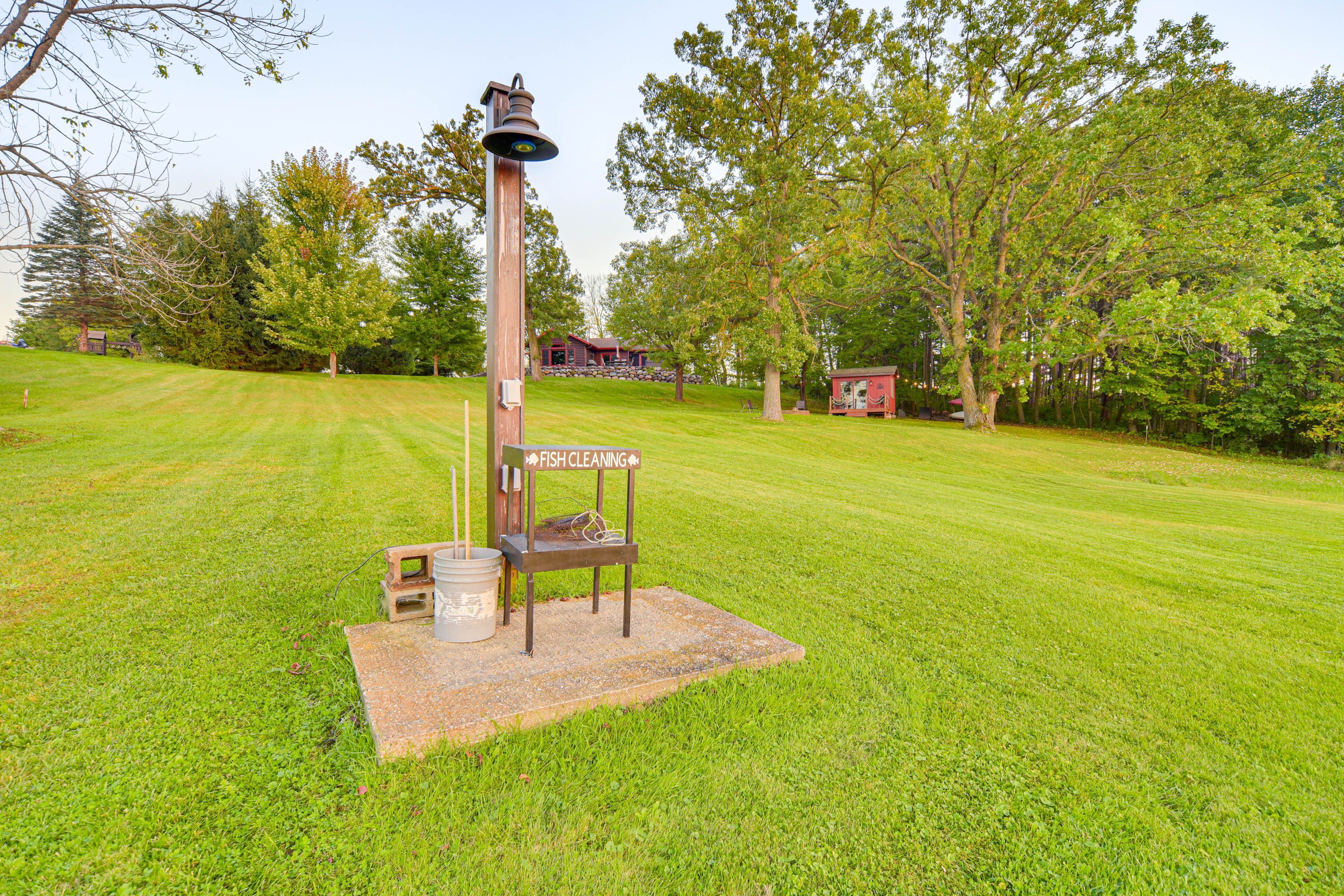 Fish Cleaning Station