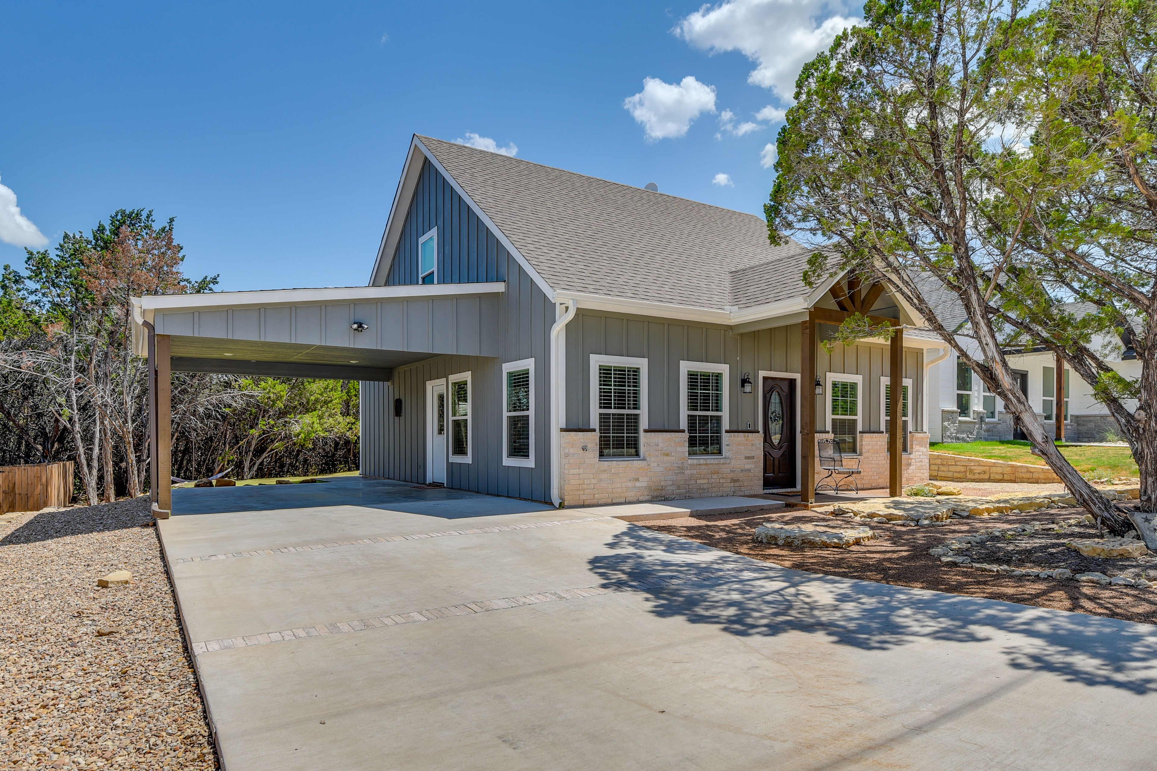 Parking | Carport (2 Vehicles) | Driveway (2 Vehicles)