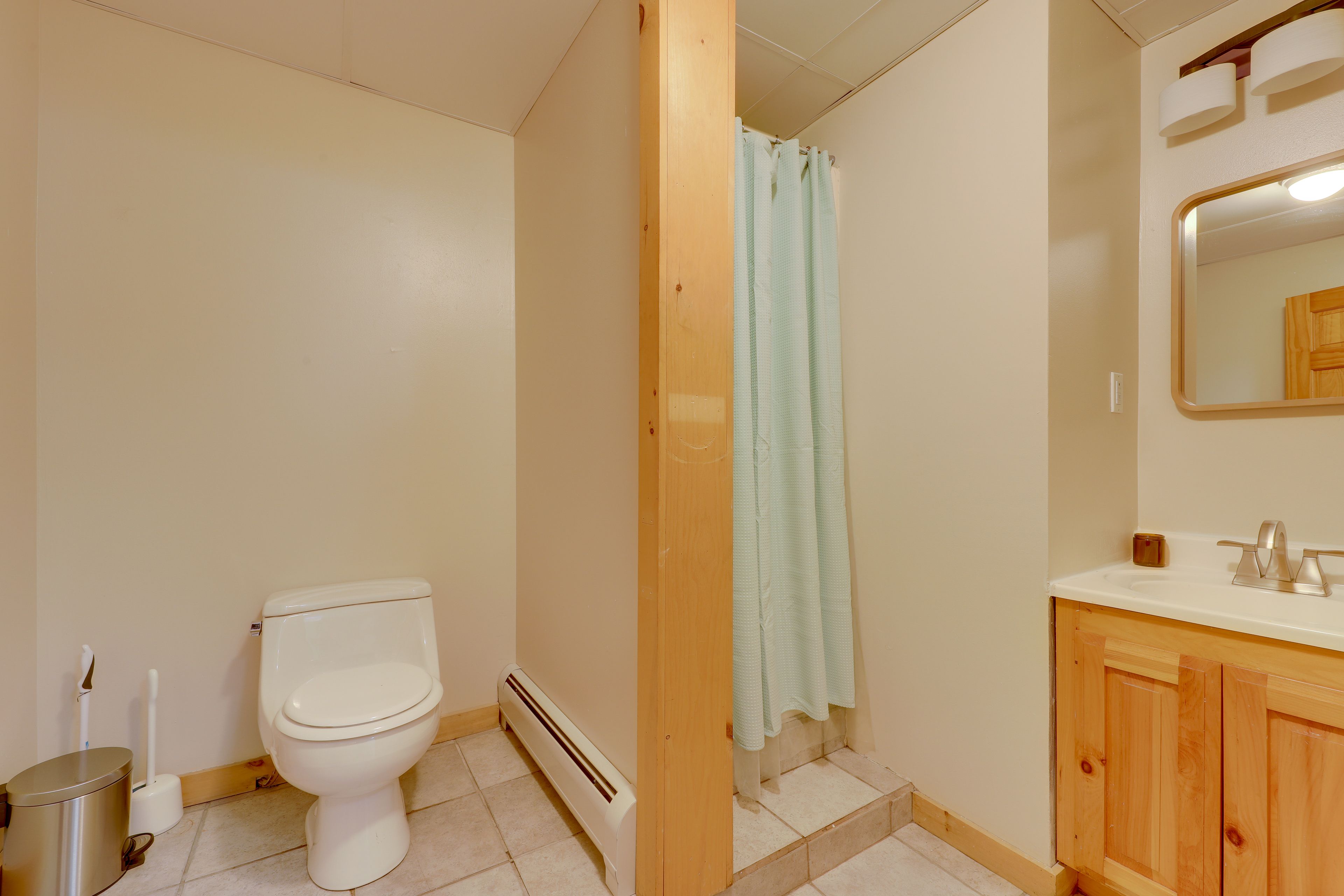 Full Bathroom
