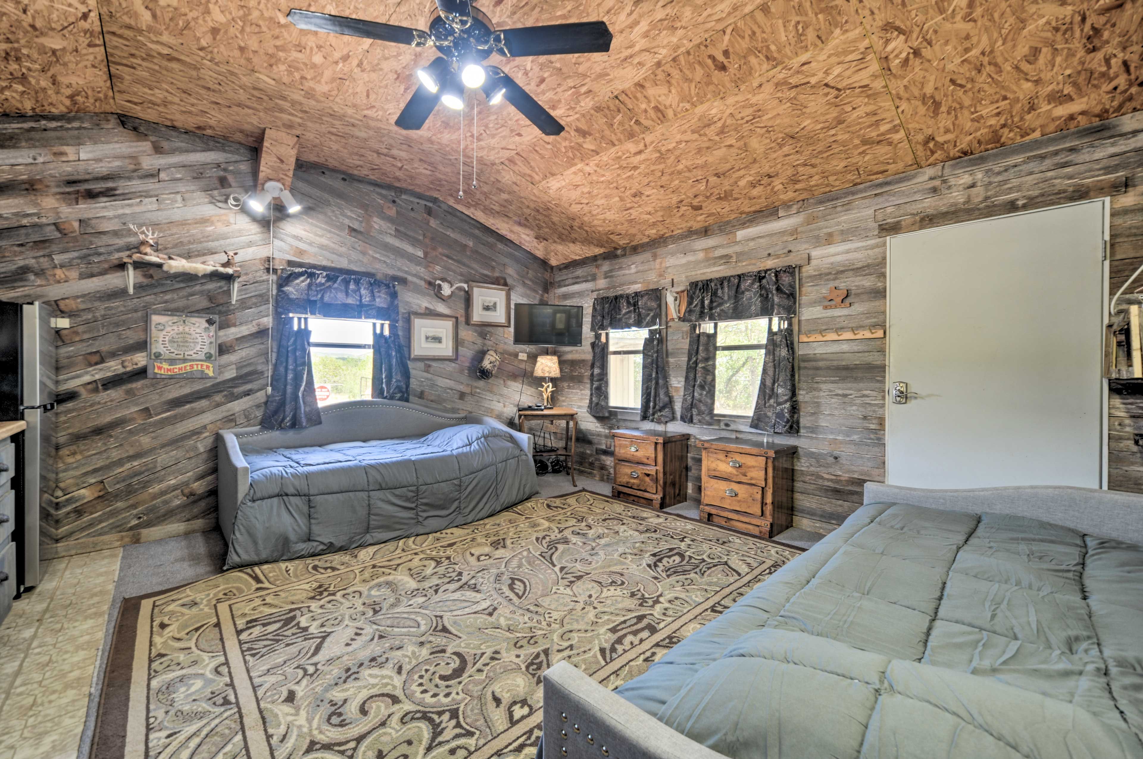 Cabin 2 | 2 Twin Daybeds w/ Twin Trundle Beds | Stocked Kitchenette