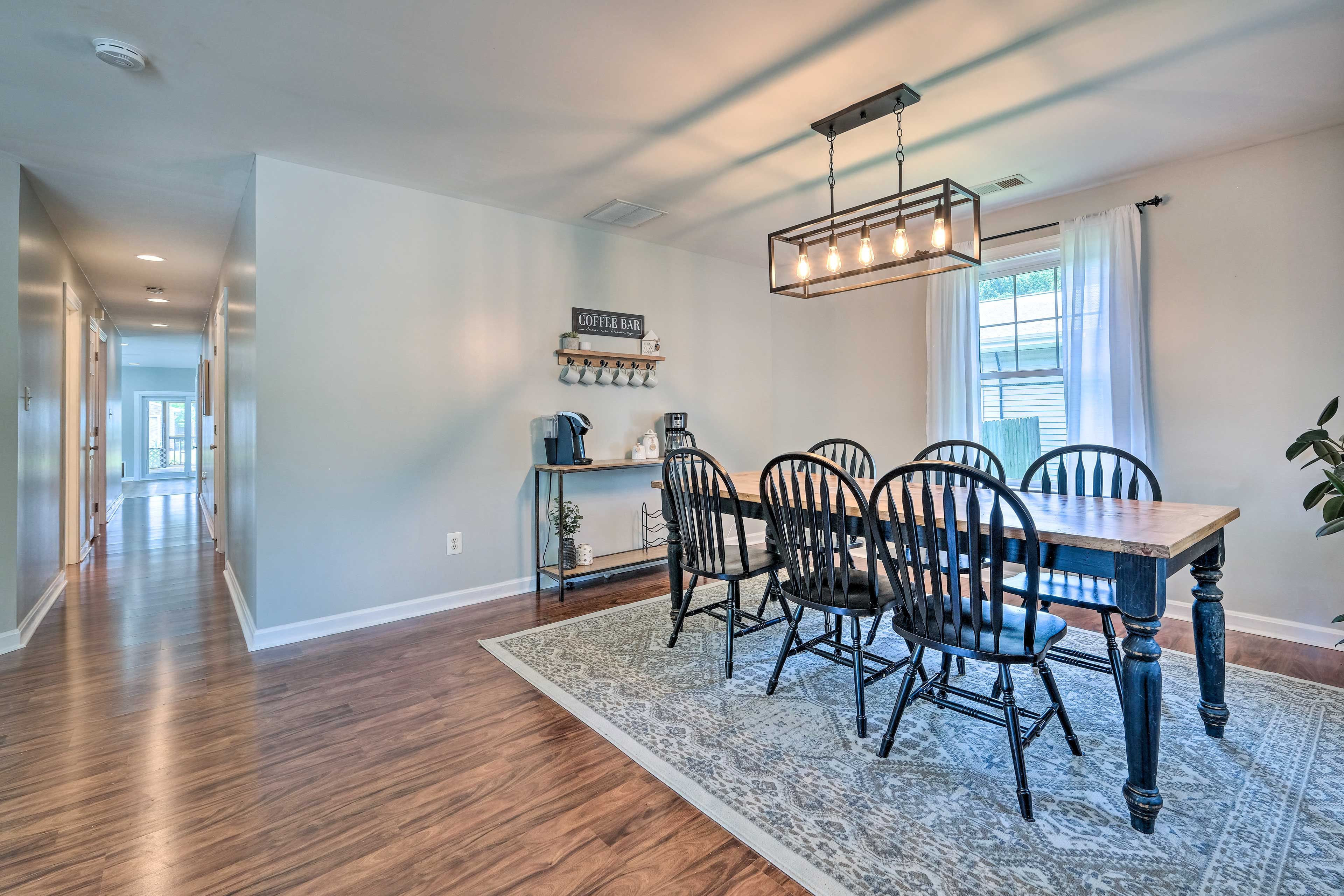 Dining Area | Coffee Bar | Complimentary Spices
