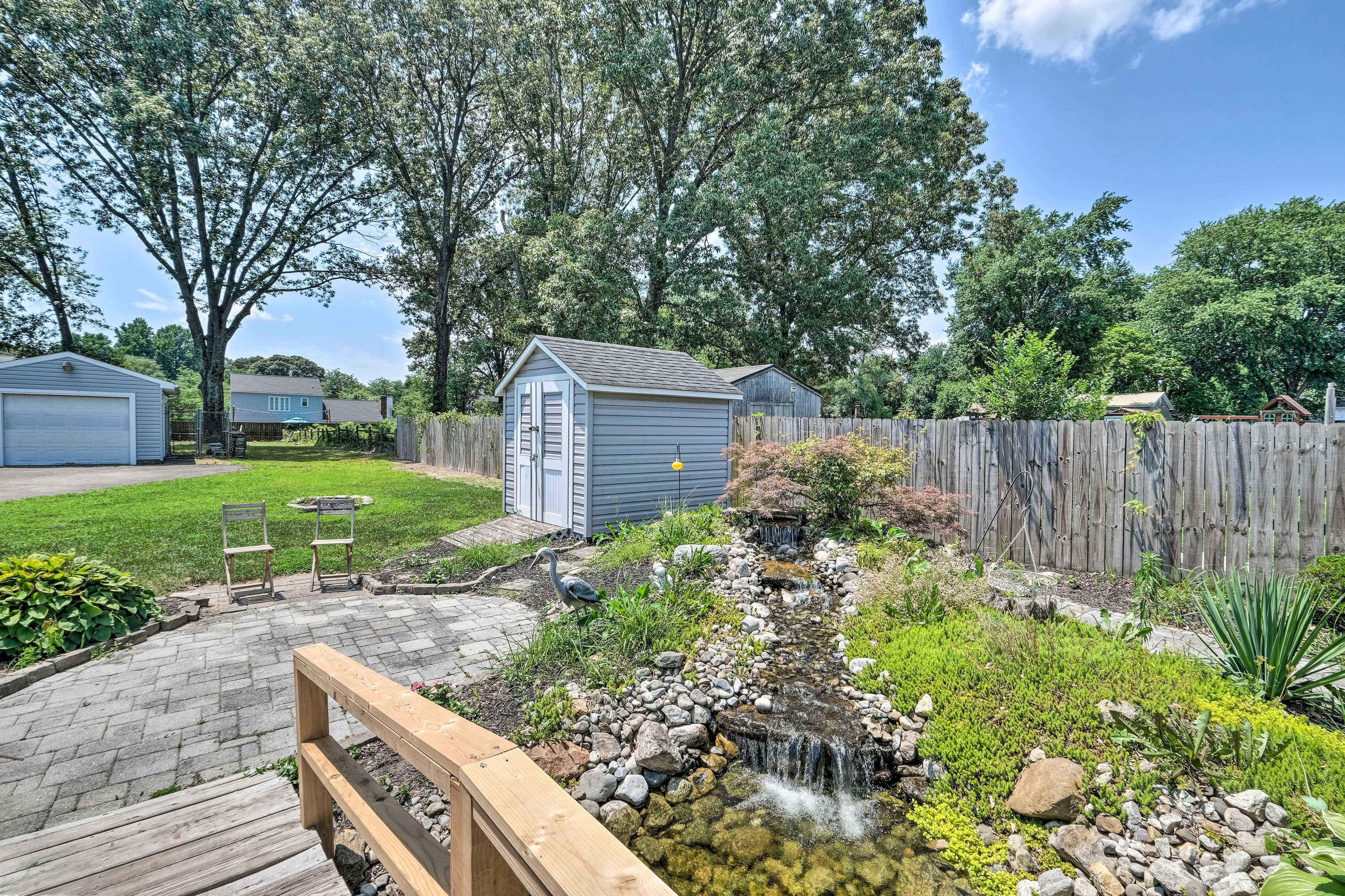 Garden | Koi Pond | Fire Pit | Private Hot Tub | Gas Grill