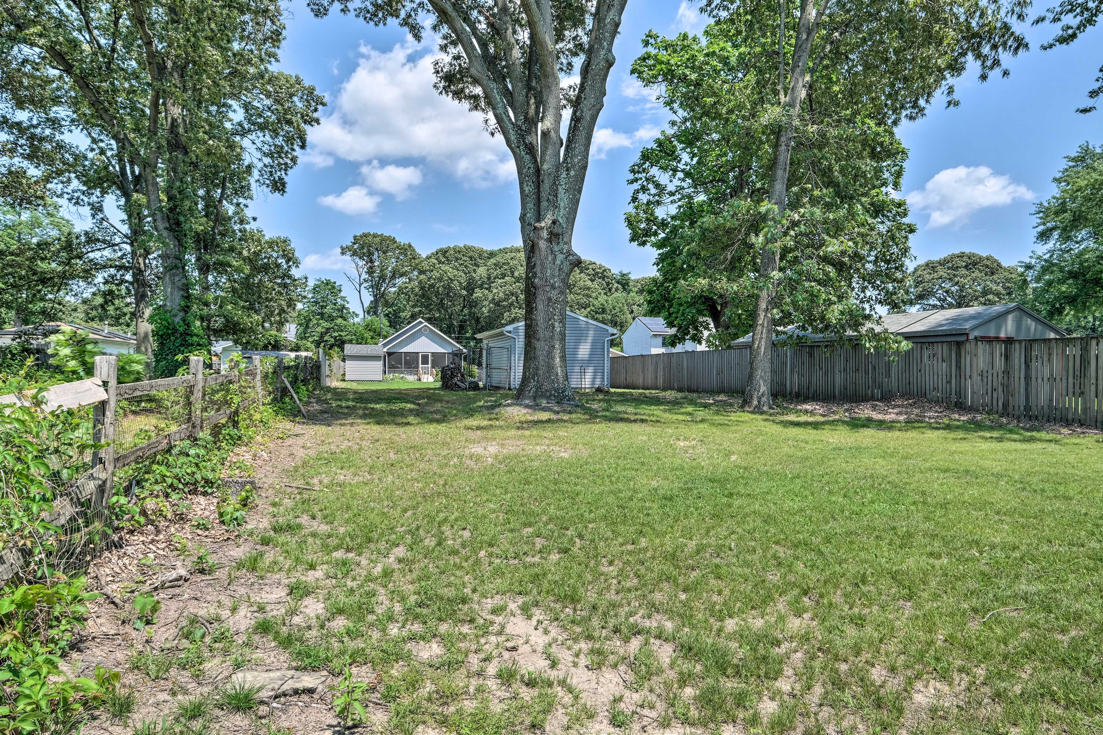 Backyard | Pet Friendly w/ Fee