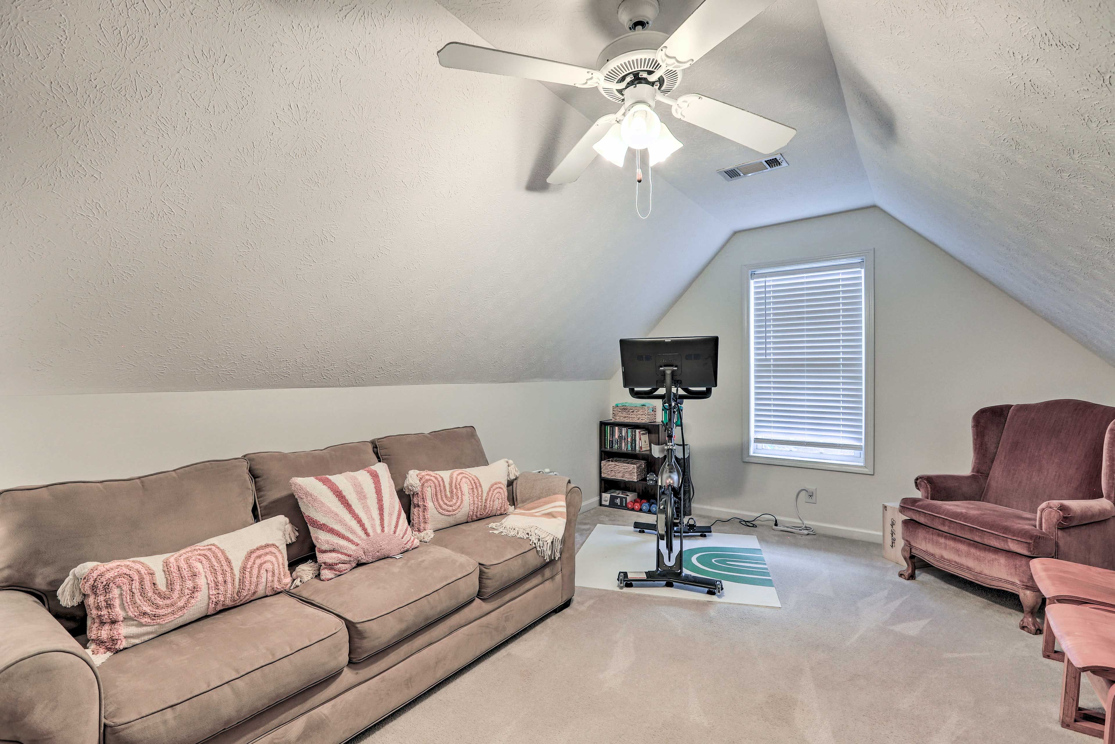 Bonus Room | 2nd Floor