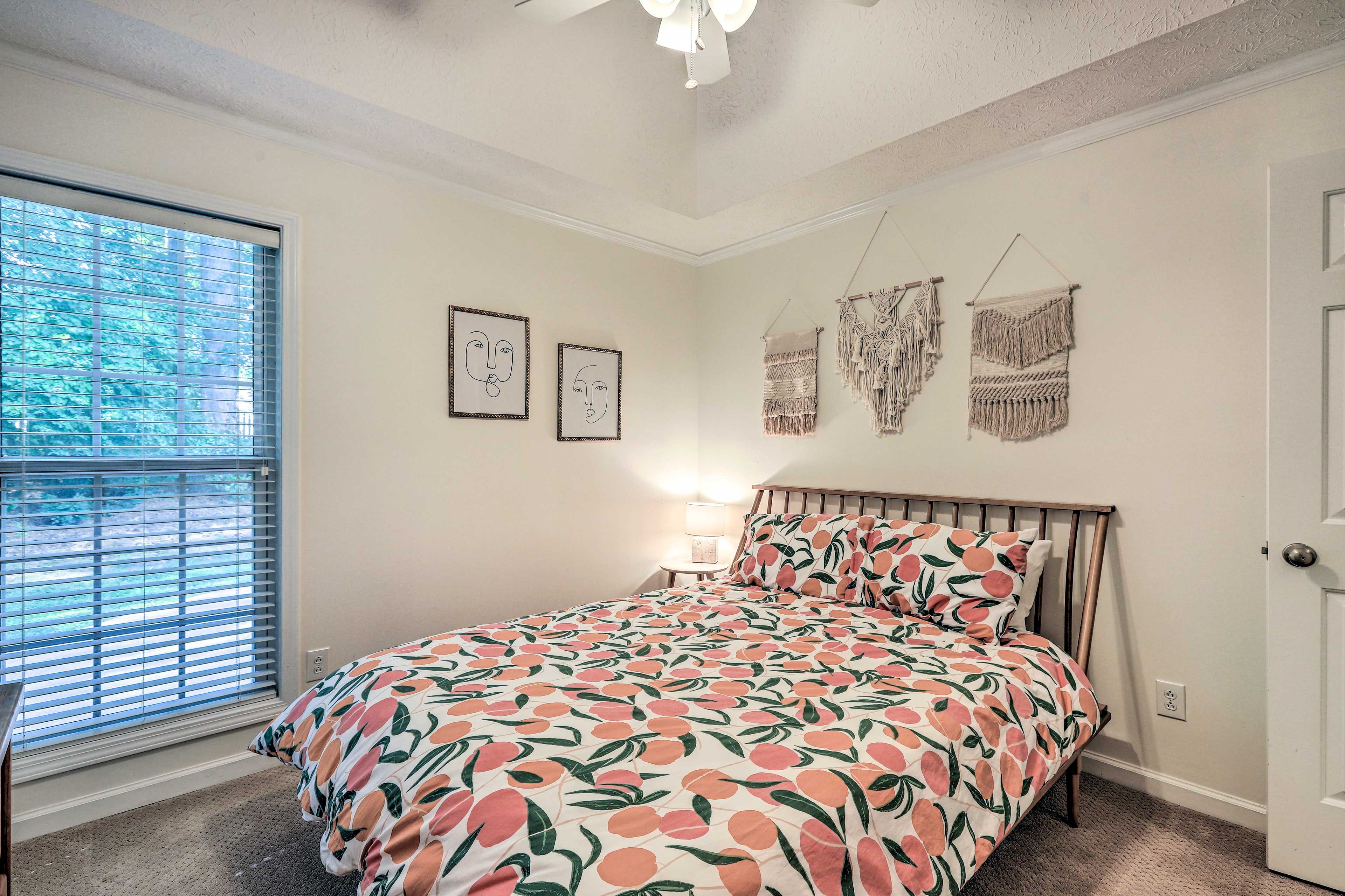 Bedroom 2 | Queen Bed