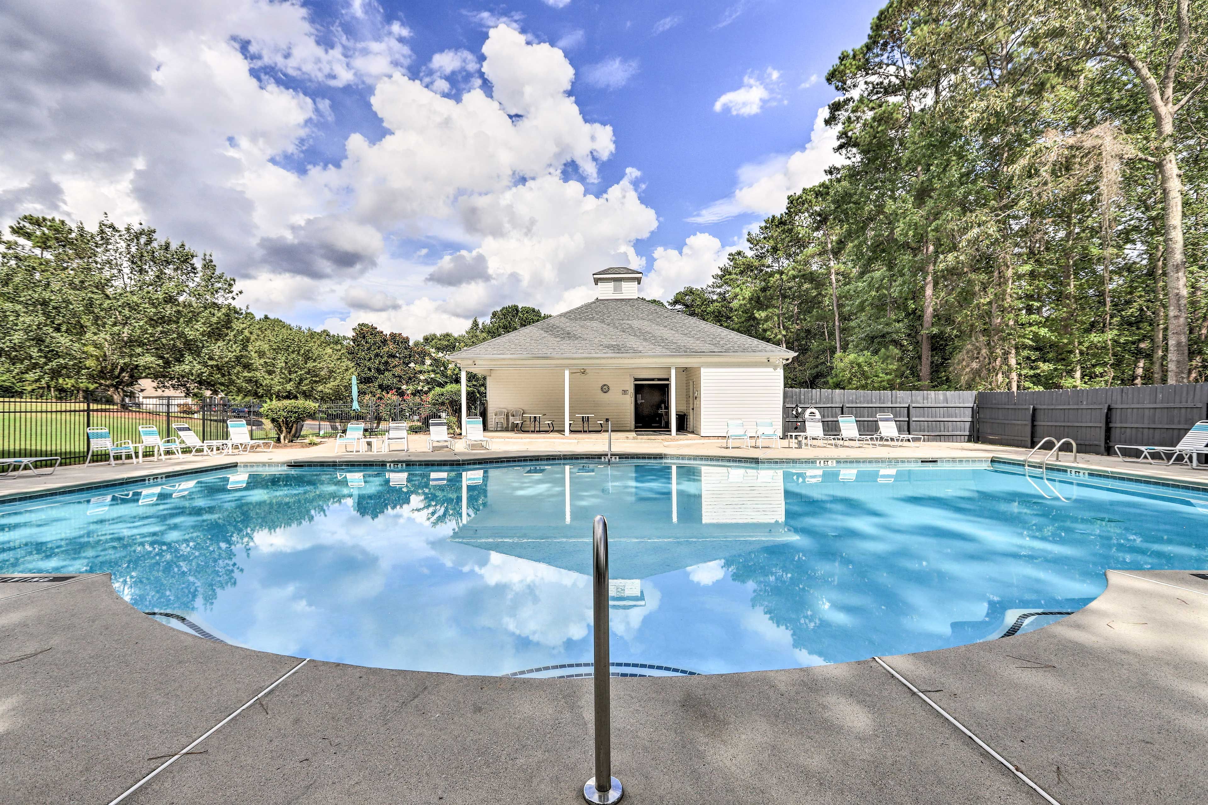 Community Amenities | Seasonal Pool
