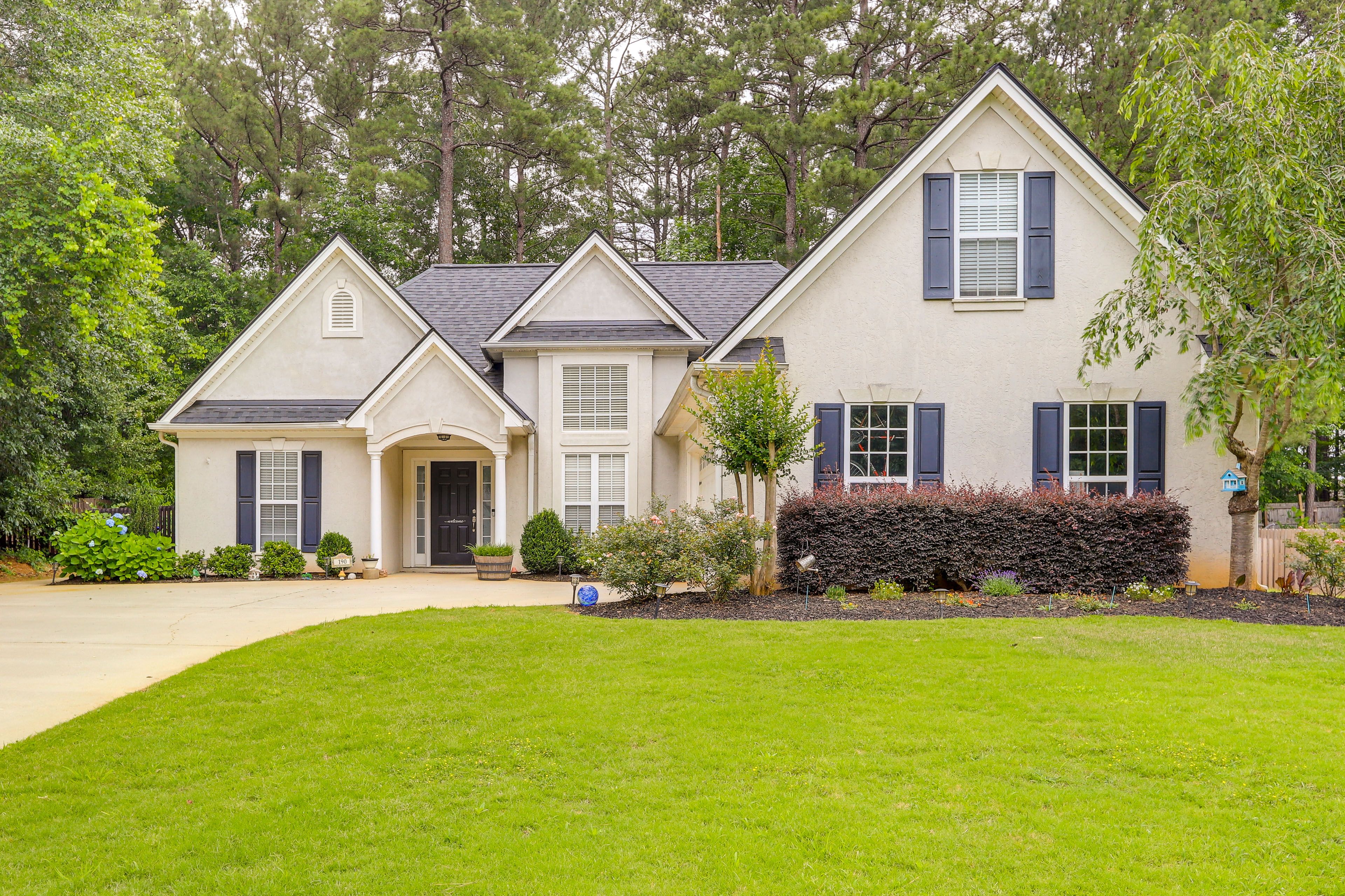 Exterior | Garage Parking (1 Vehicle) | Driveway Parking (2 Vehicles)