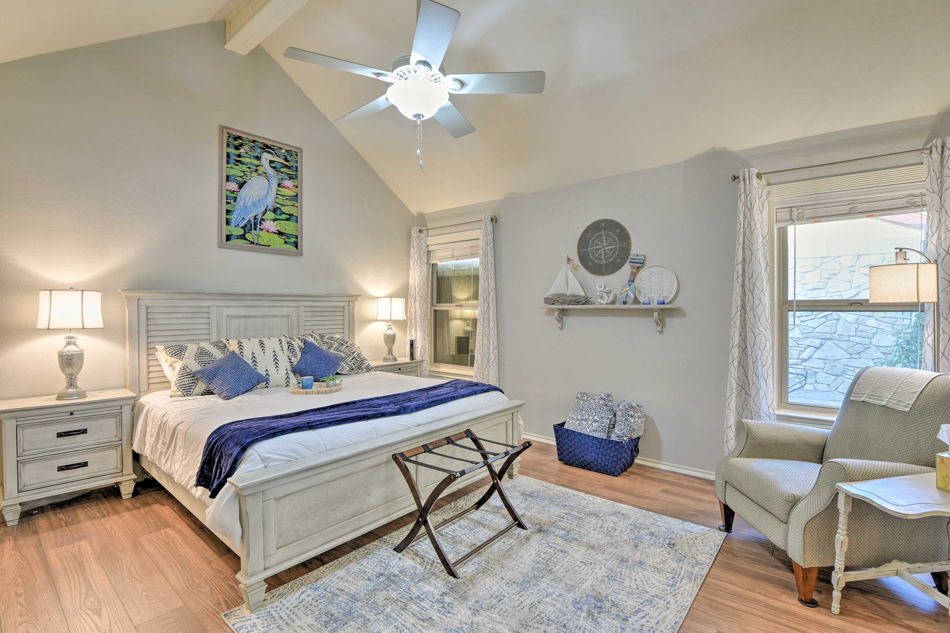 Bedroom 1 | King Bed | En-Suite Bathroom