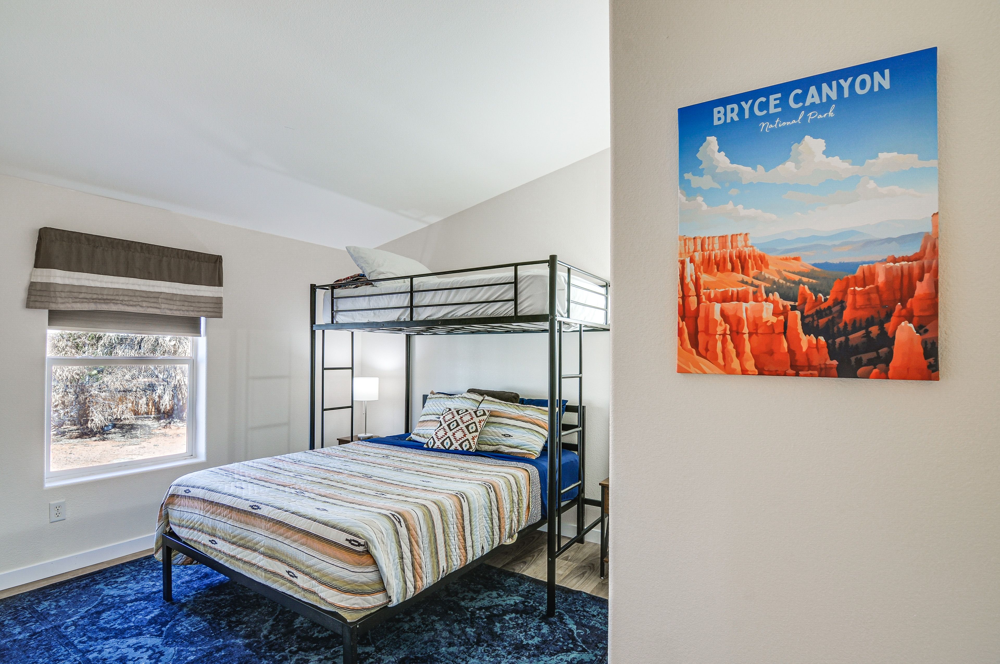 Bedroom 3 | Twin/Queen Bunk Bed