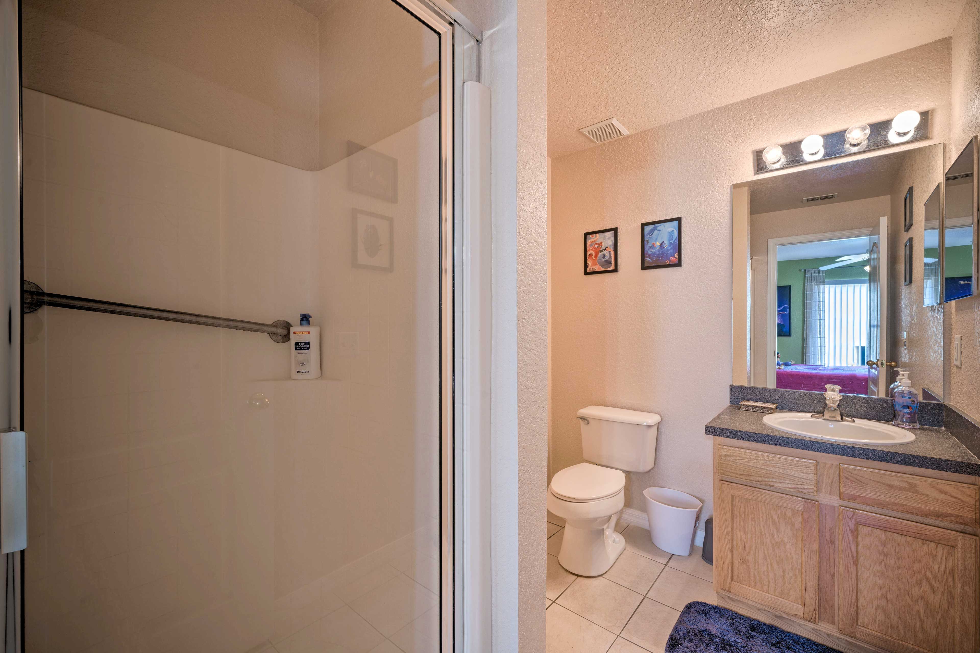 Full Bathroom | Towels Provided