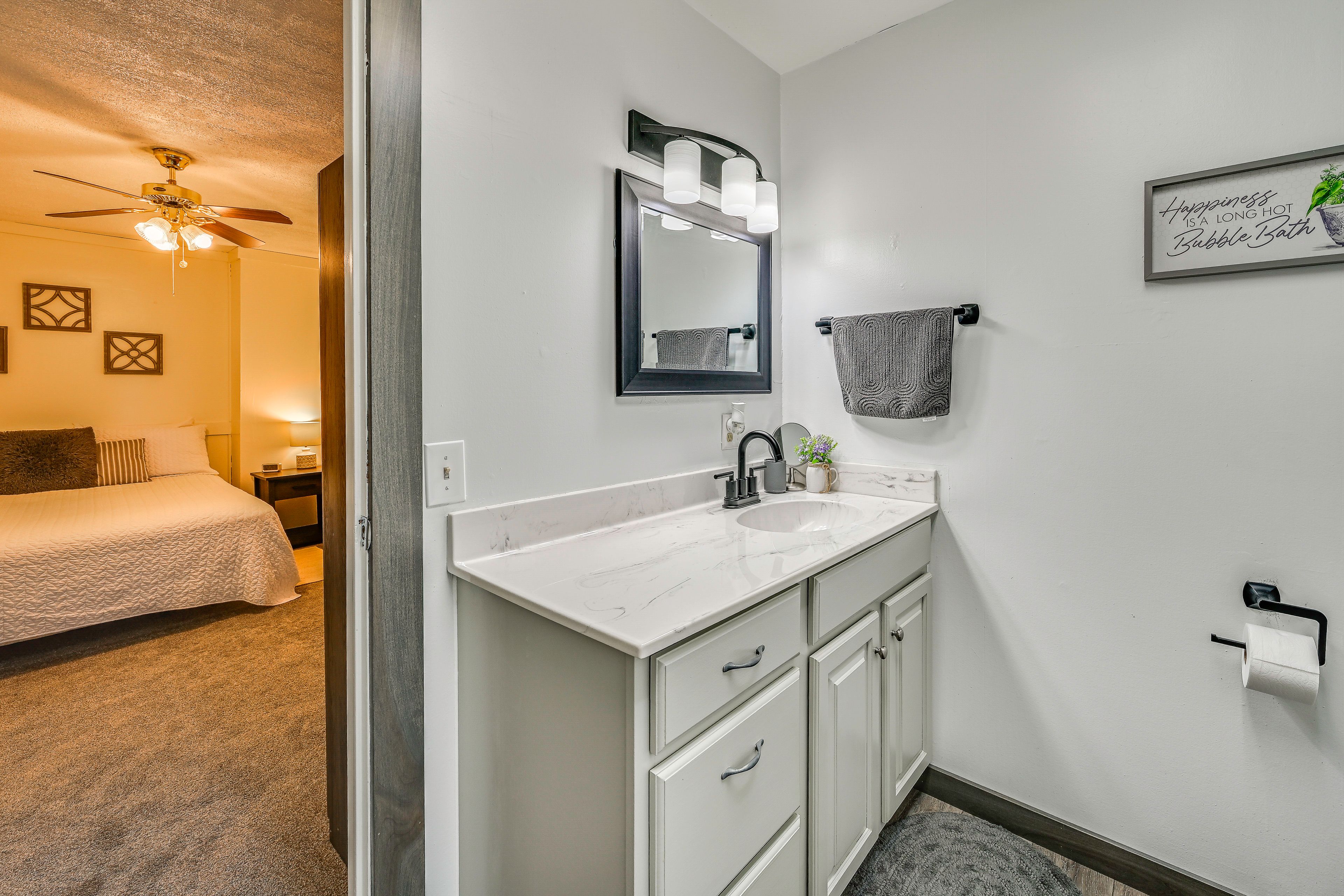 Full Bathroom | 1st Floor