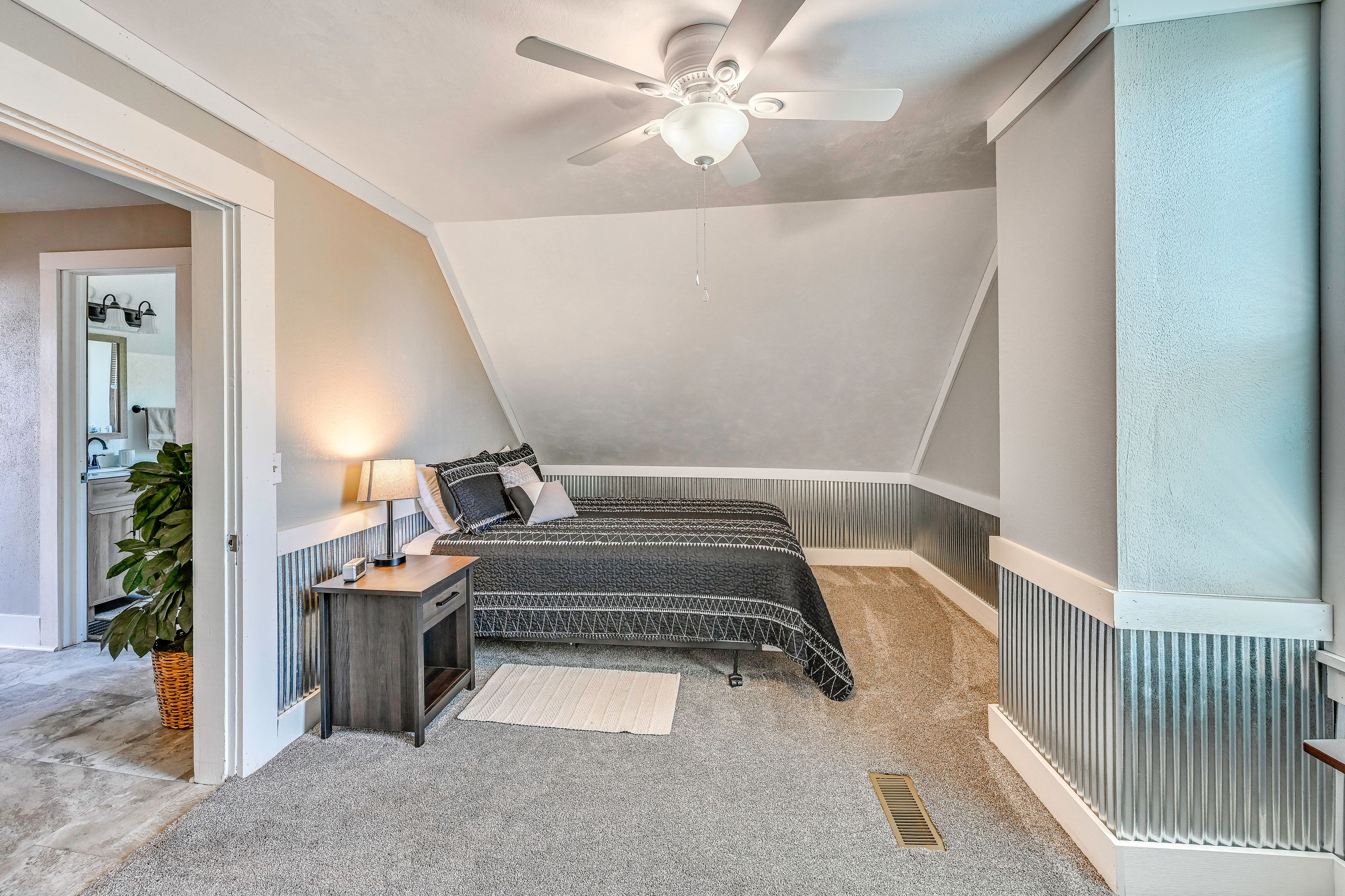 Bedroom 2 | Queen Bed | 2nd Floor