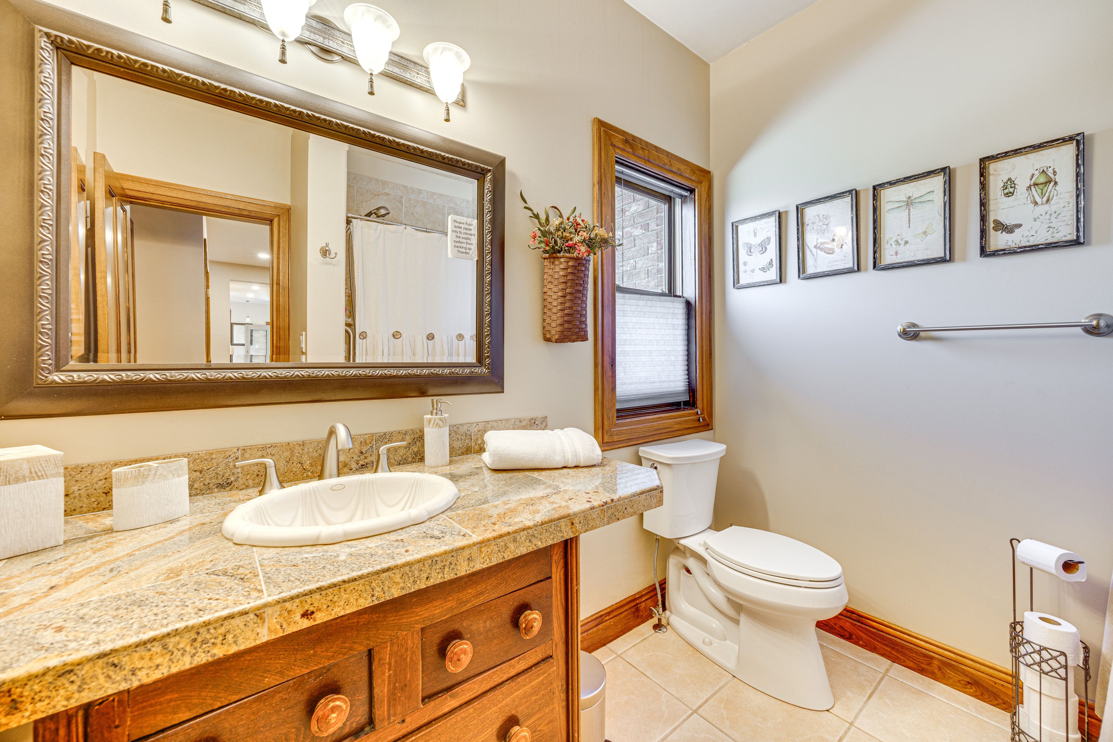 Full Bathroom | 1st Floor