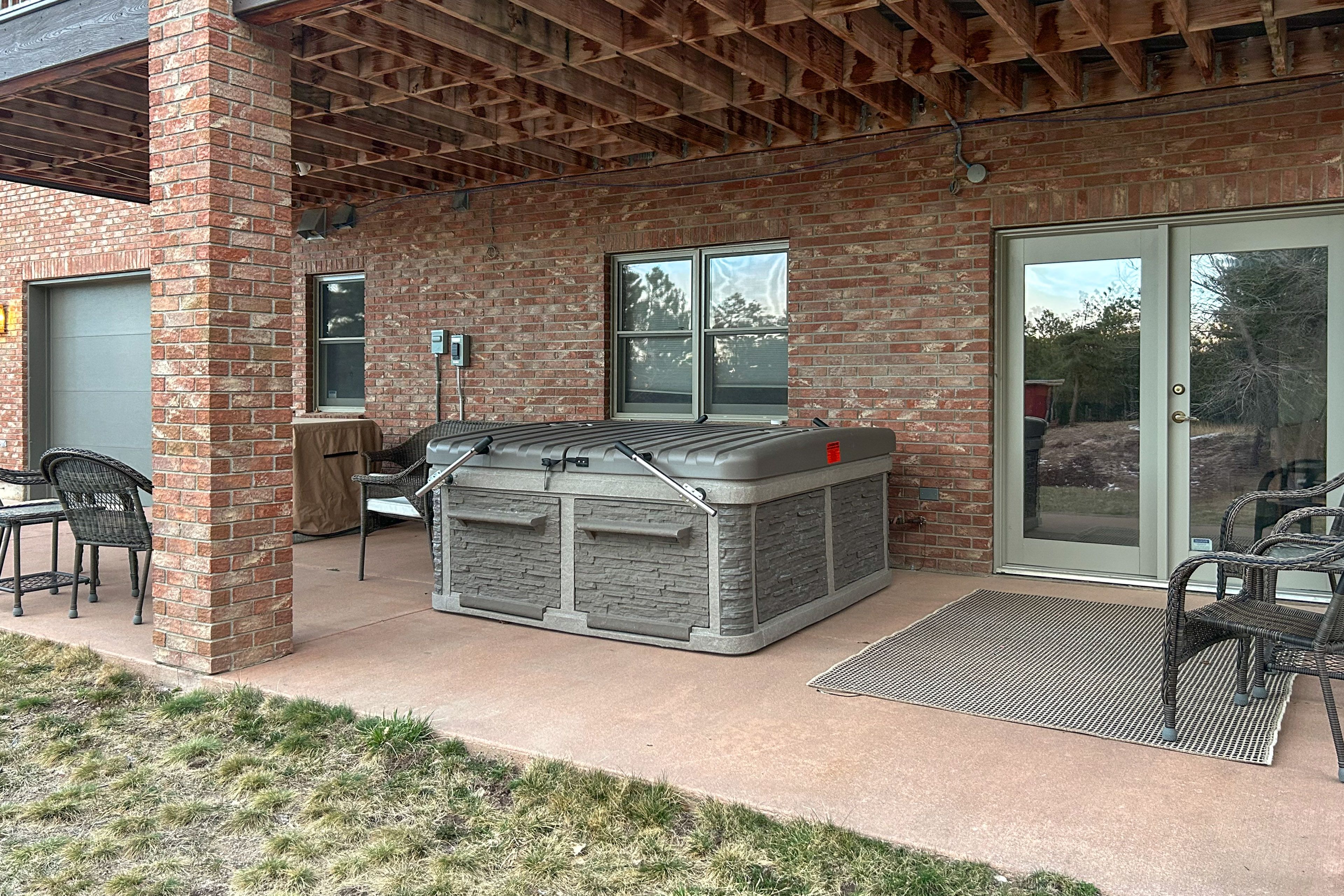 Covered Patio w/ Seating | Private Hot Tub
