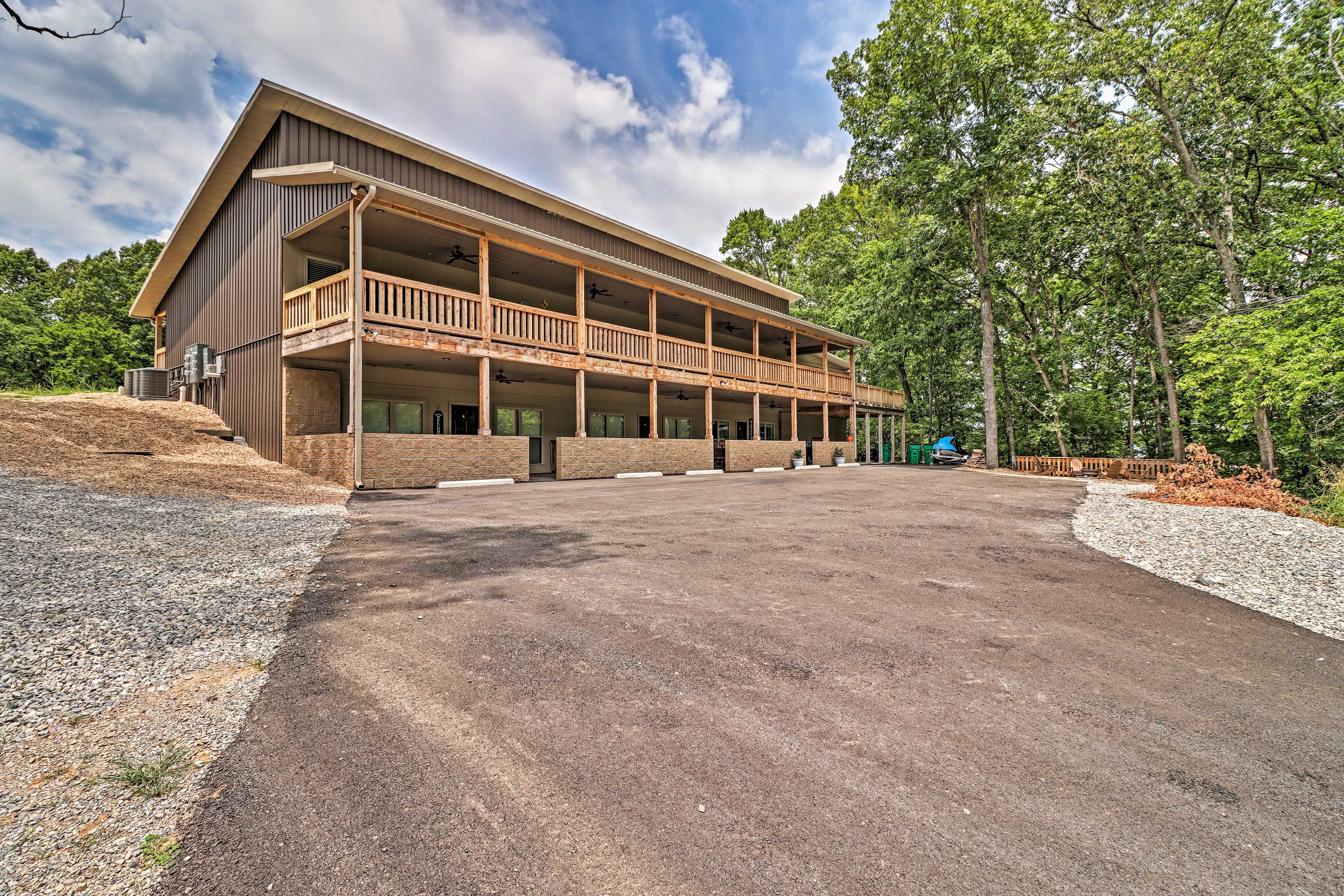 Complex Exterior | Community Parking Lot (2 Vehicles)