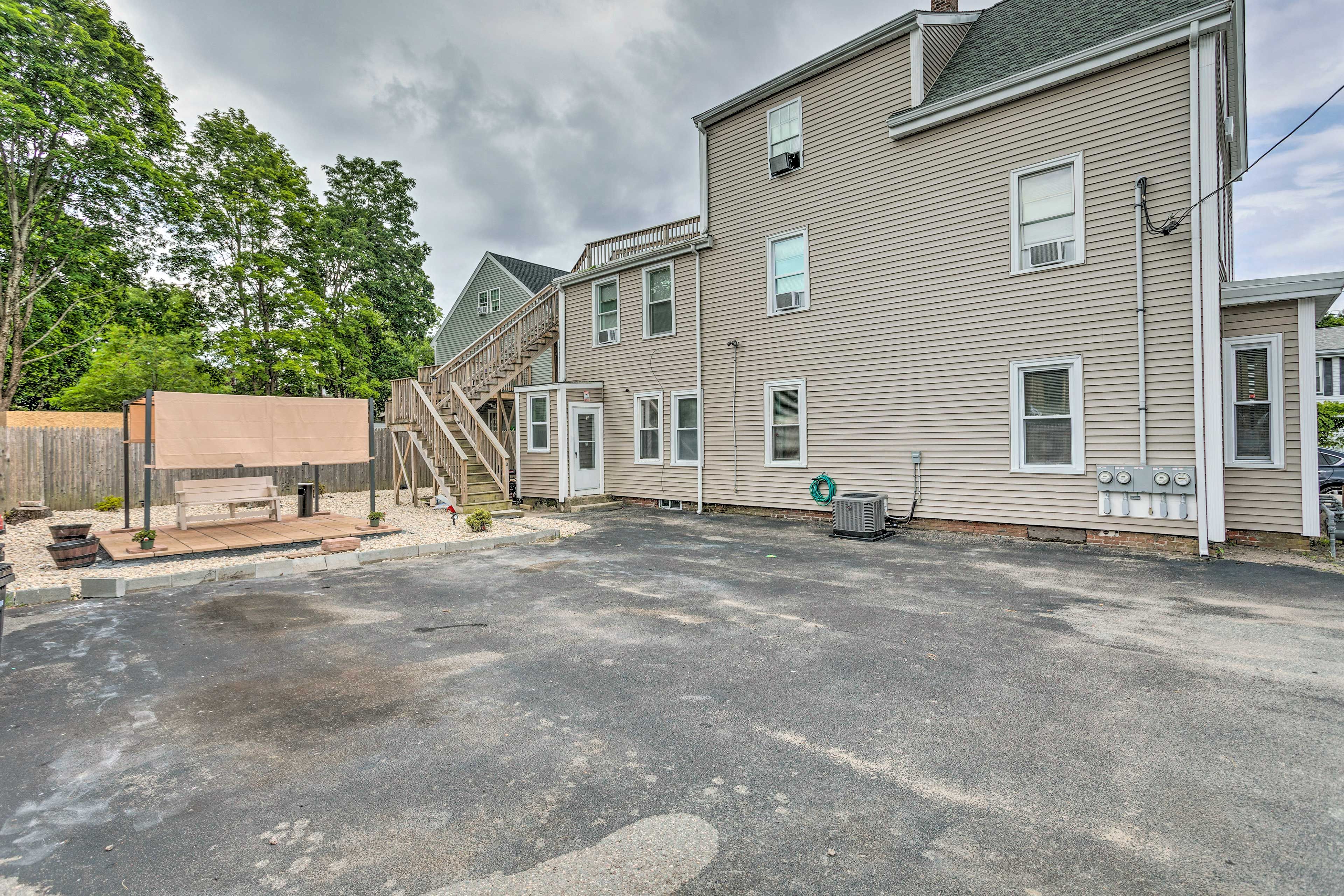 Apartment Exterior | Parking | Driveway (2 Vehicles)