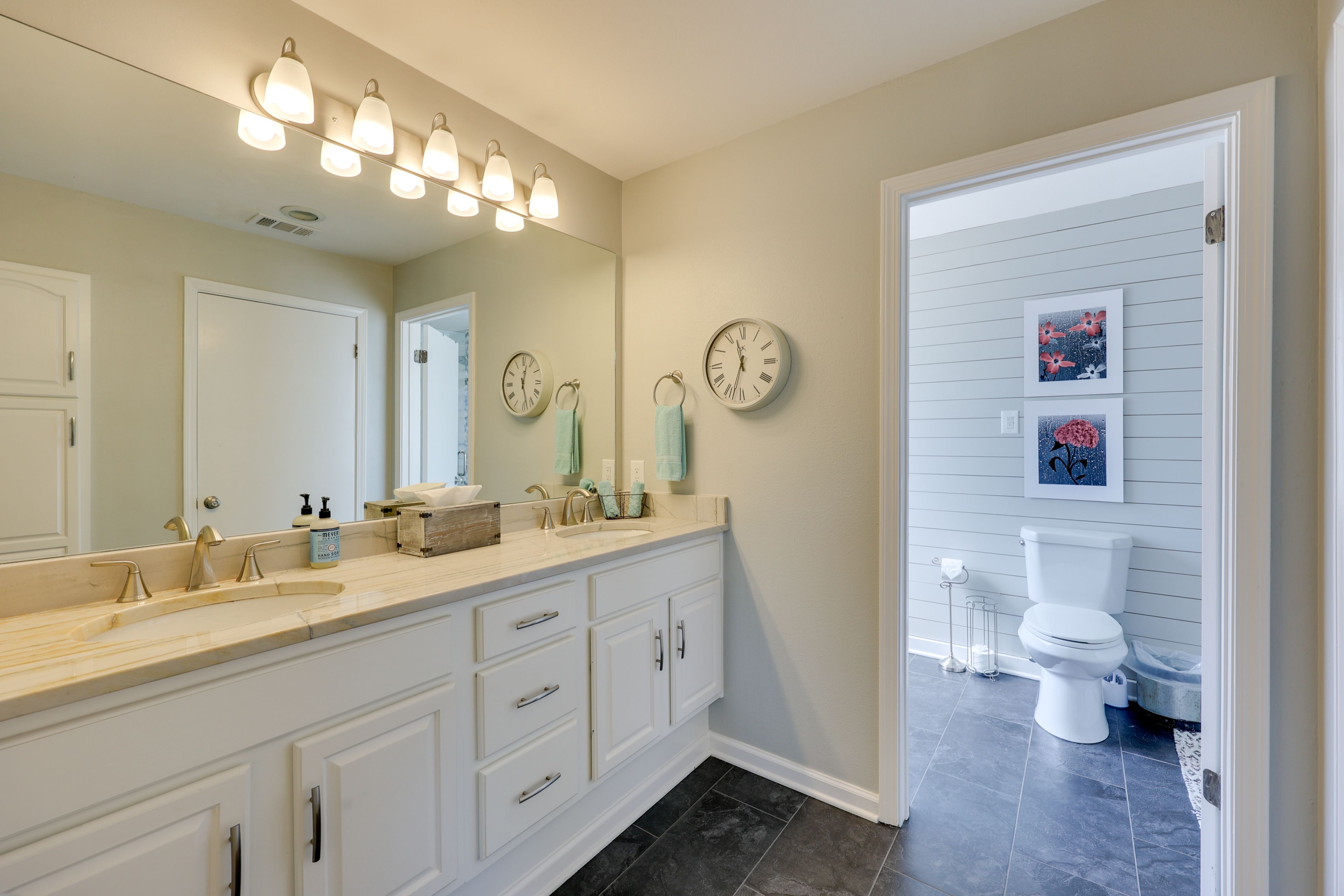 En-Suite Bathroom | Complimentary Toiletries
