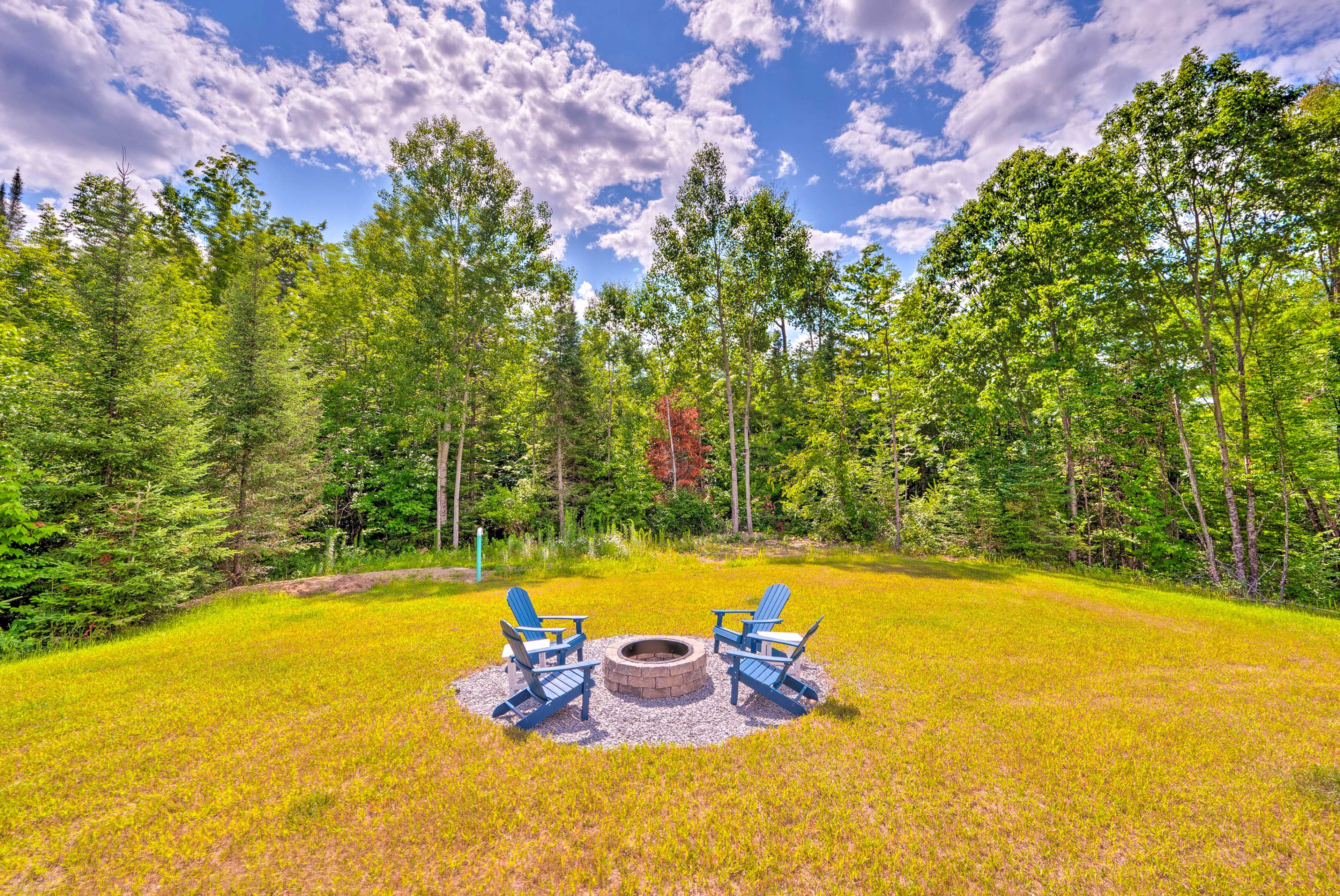 Private Yard | Fire Pit
