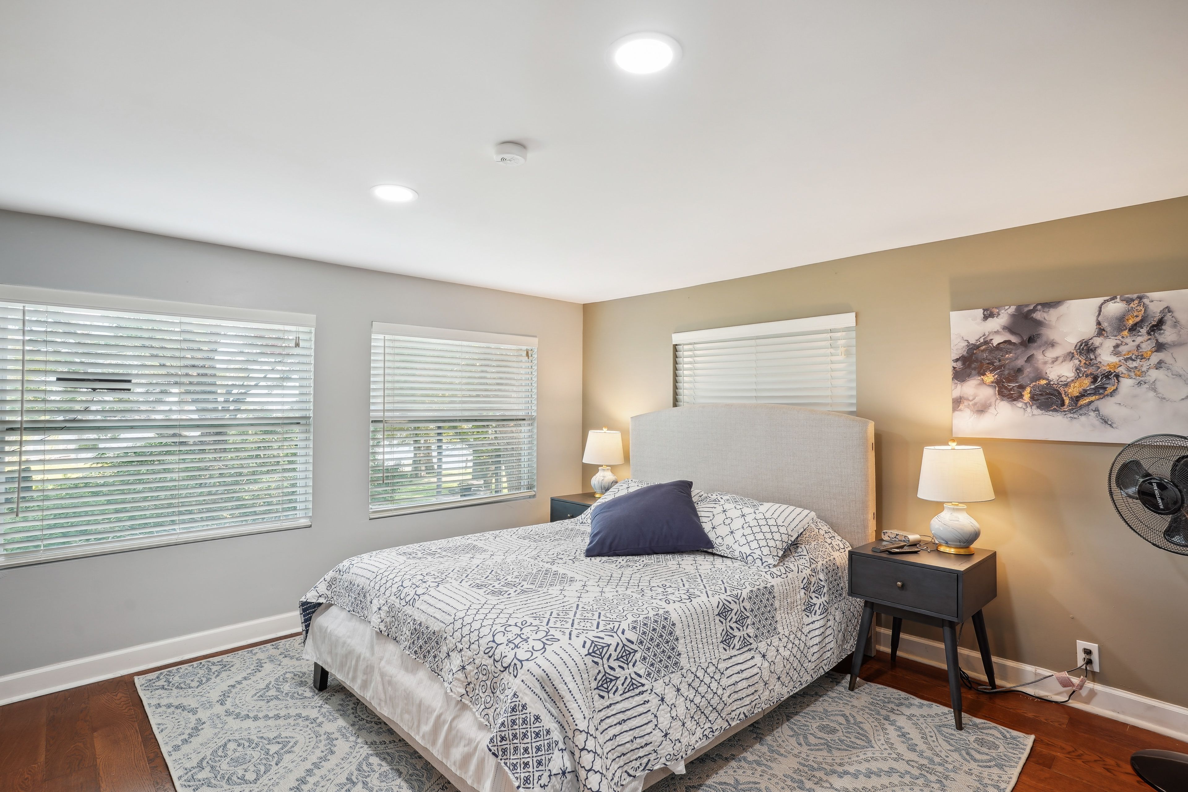 Bedroom 2 | Queen Bed