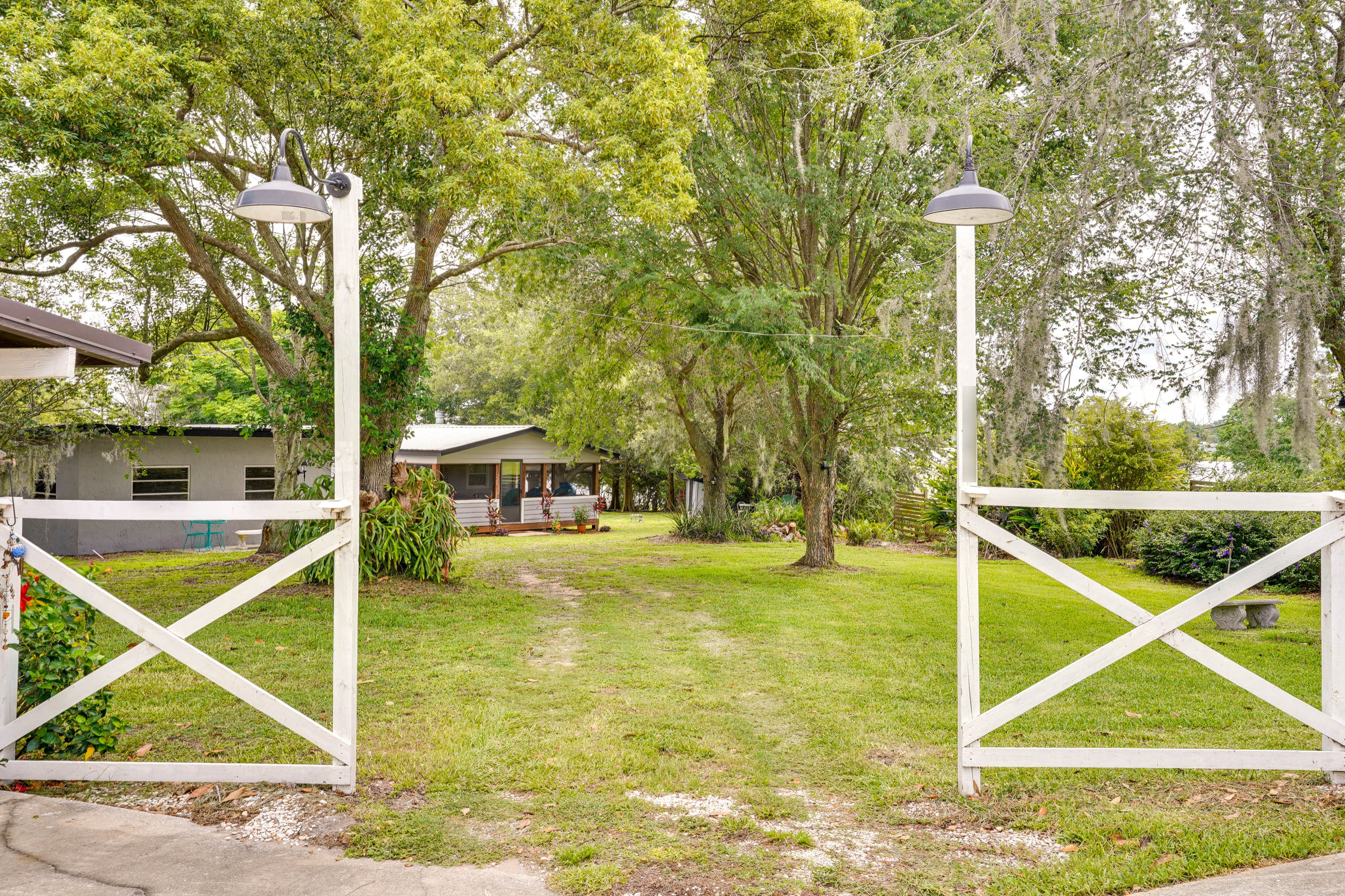 Parking | Driveway (1 Vehicle) | Covered Parking (1 Vehicle)