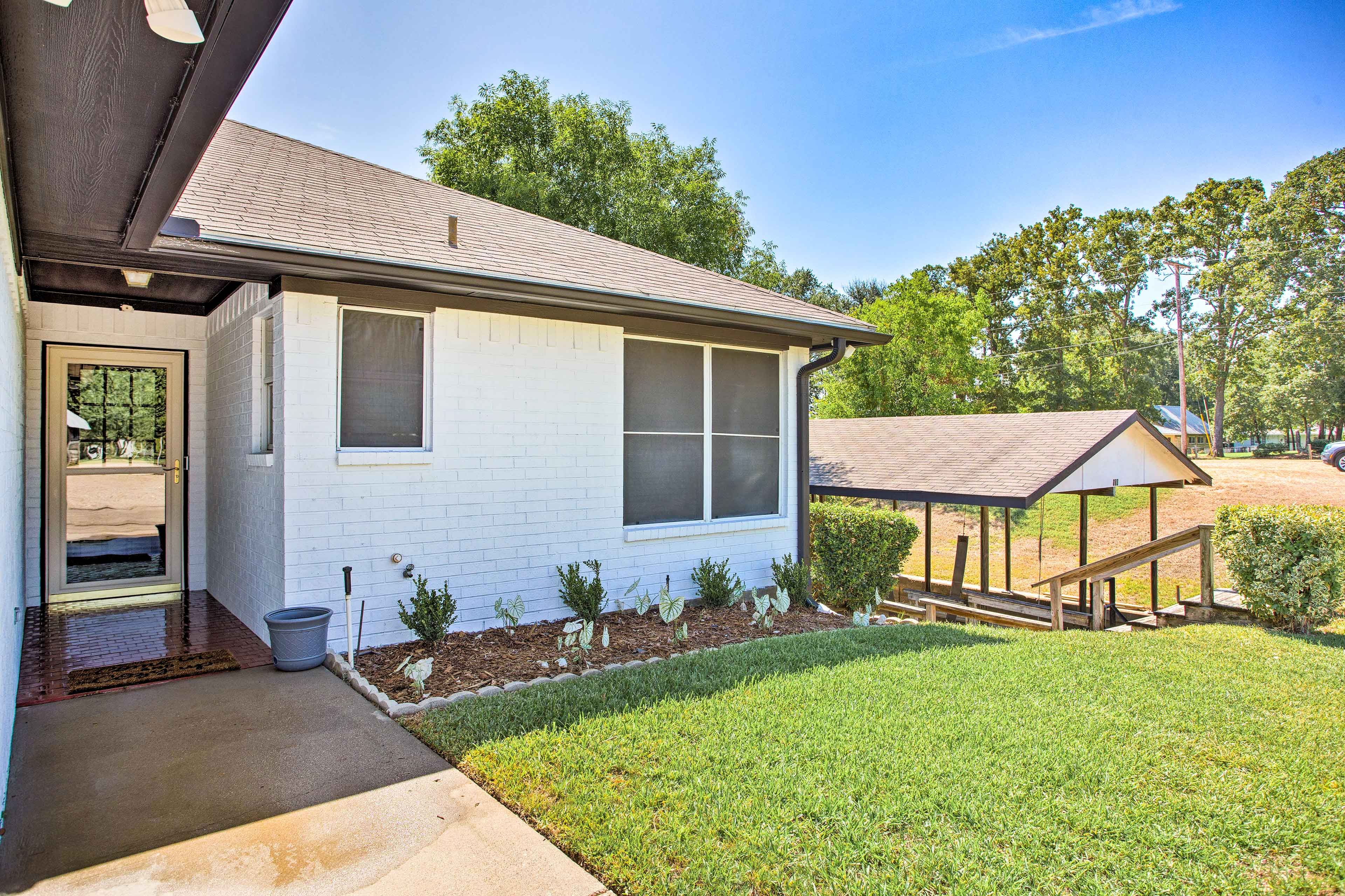 Property Exterior | Driveway (2 Vehicles) | Trailer Parking Allowed