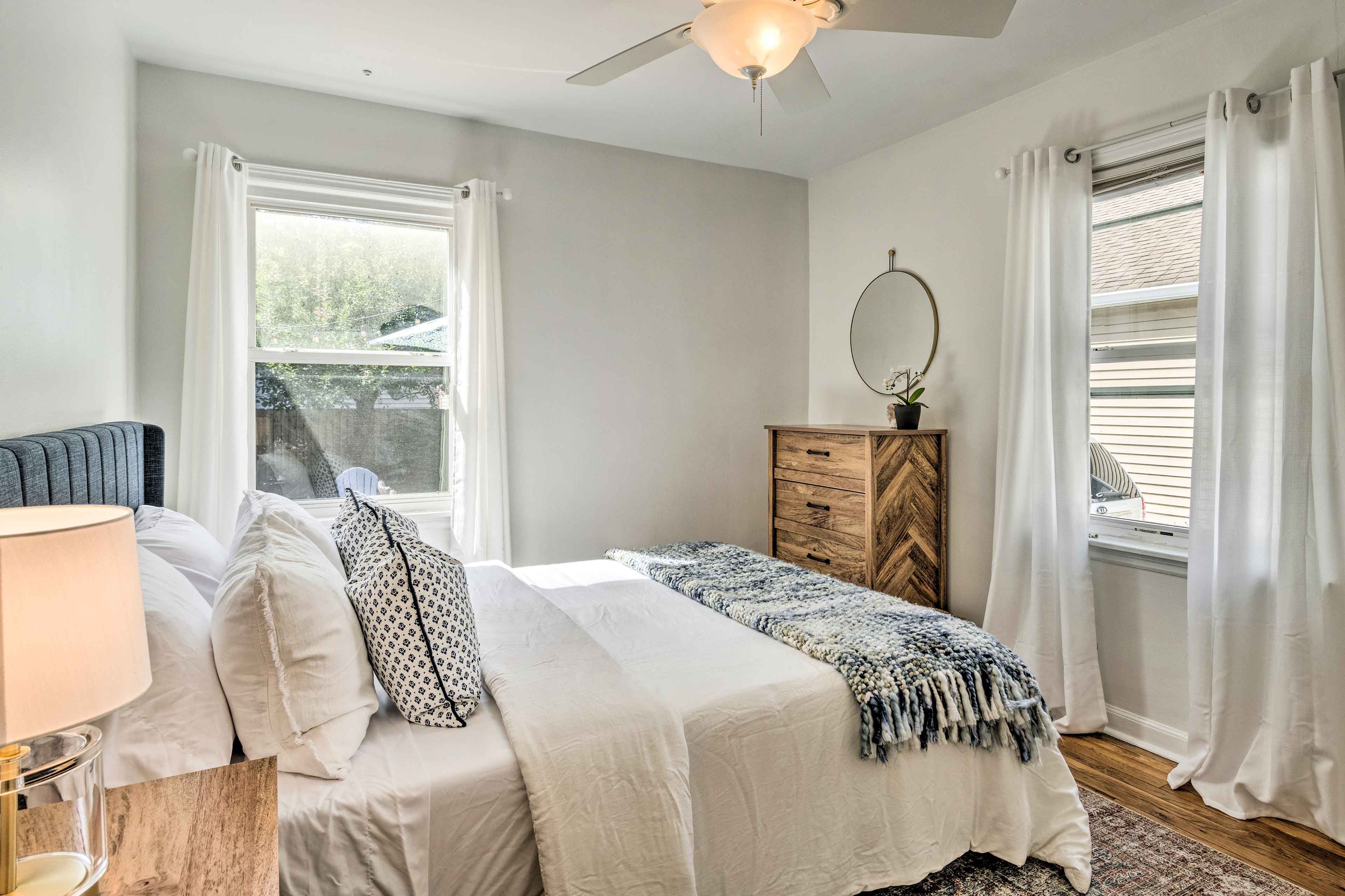 Bedroom 2 | Queen Bed