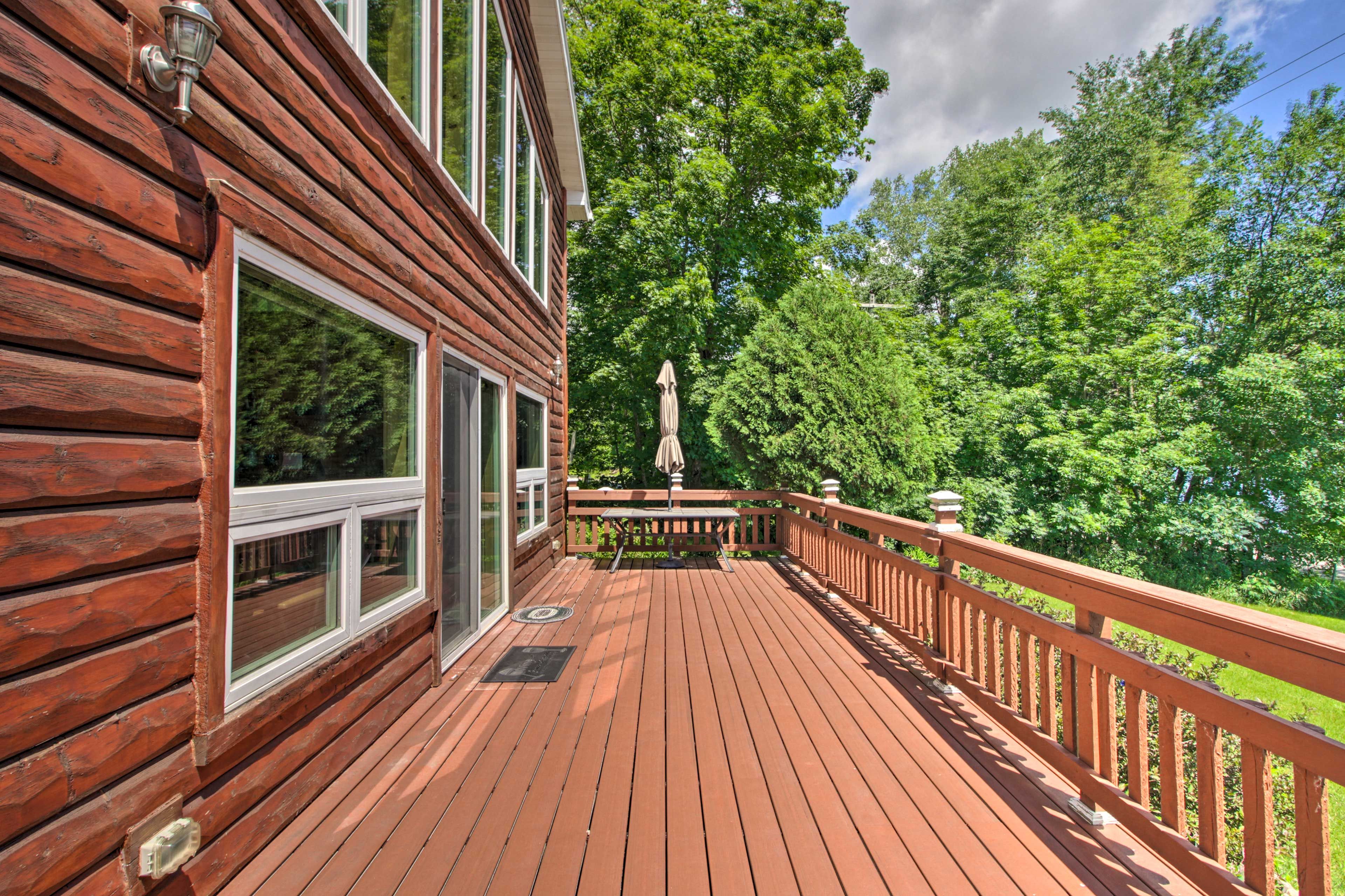 Deck | Outdoor Dining Areas