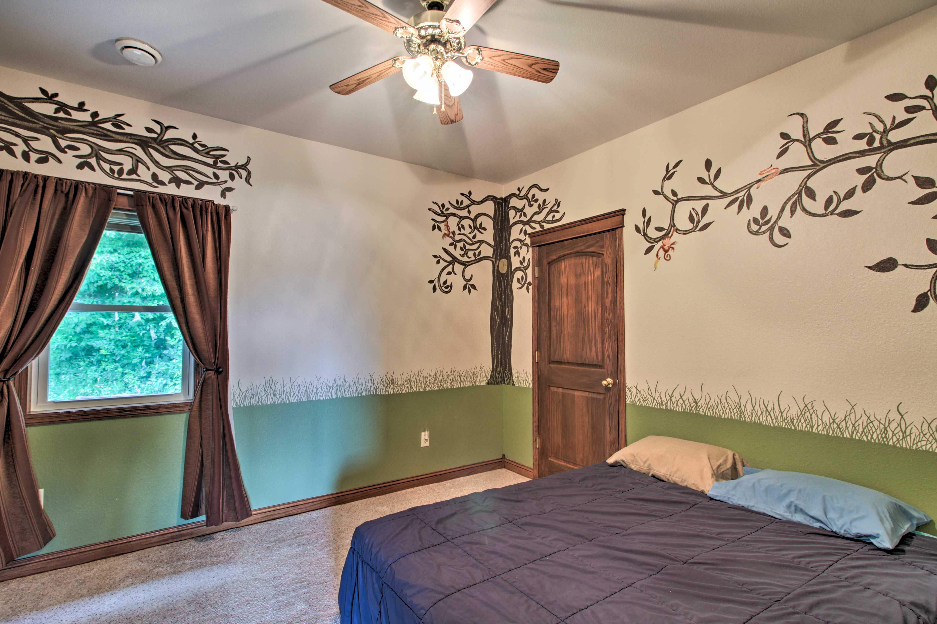Bedroom 4 | Queen Bed