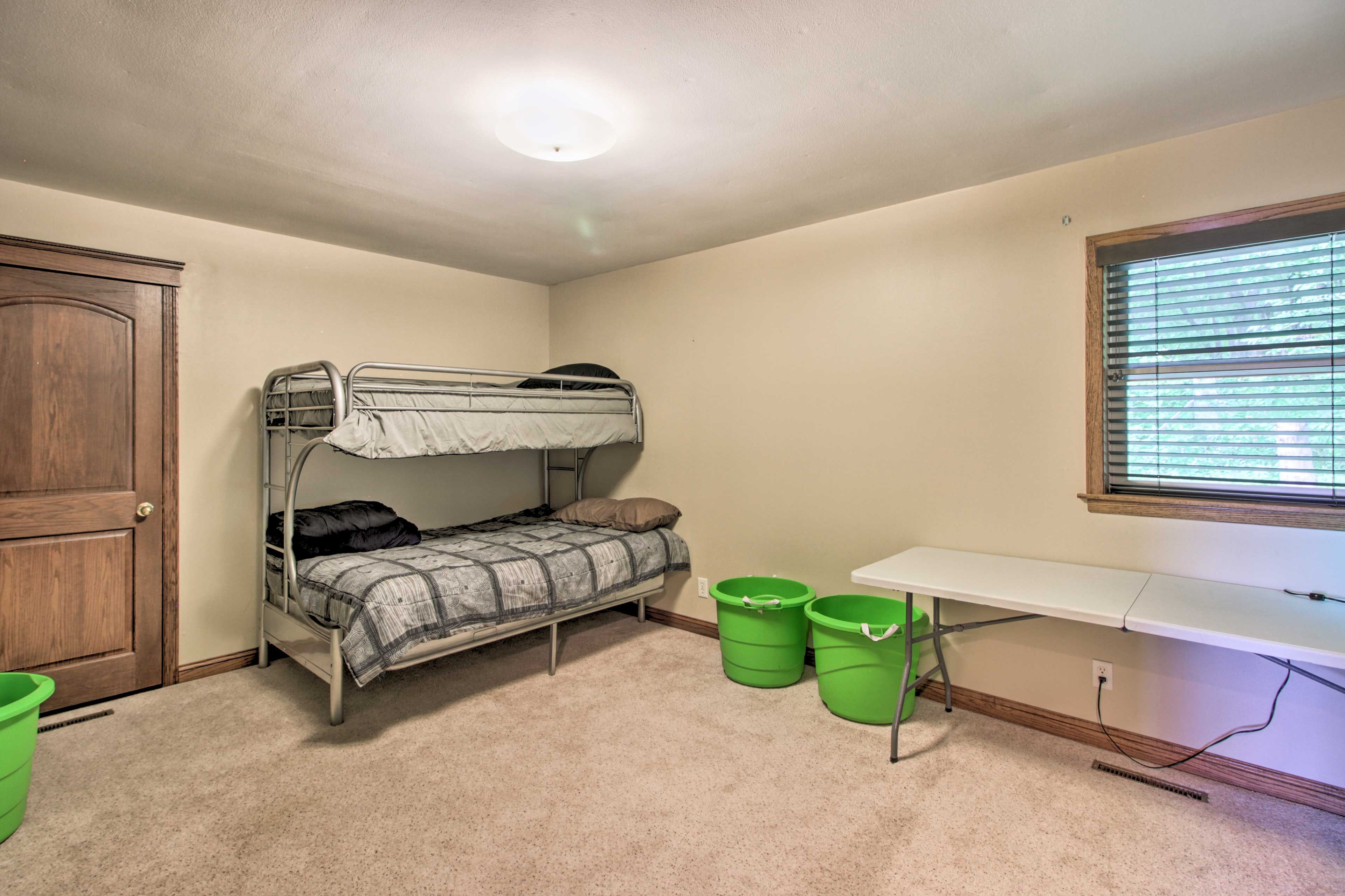 Bedroom 7 | Twin Bunk Bed