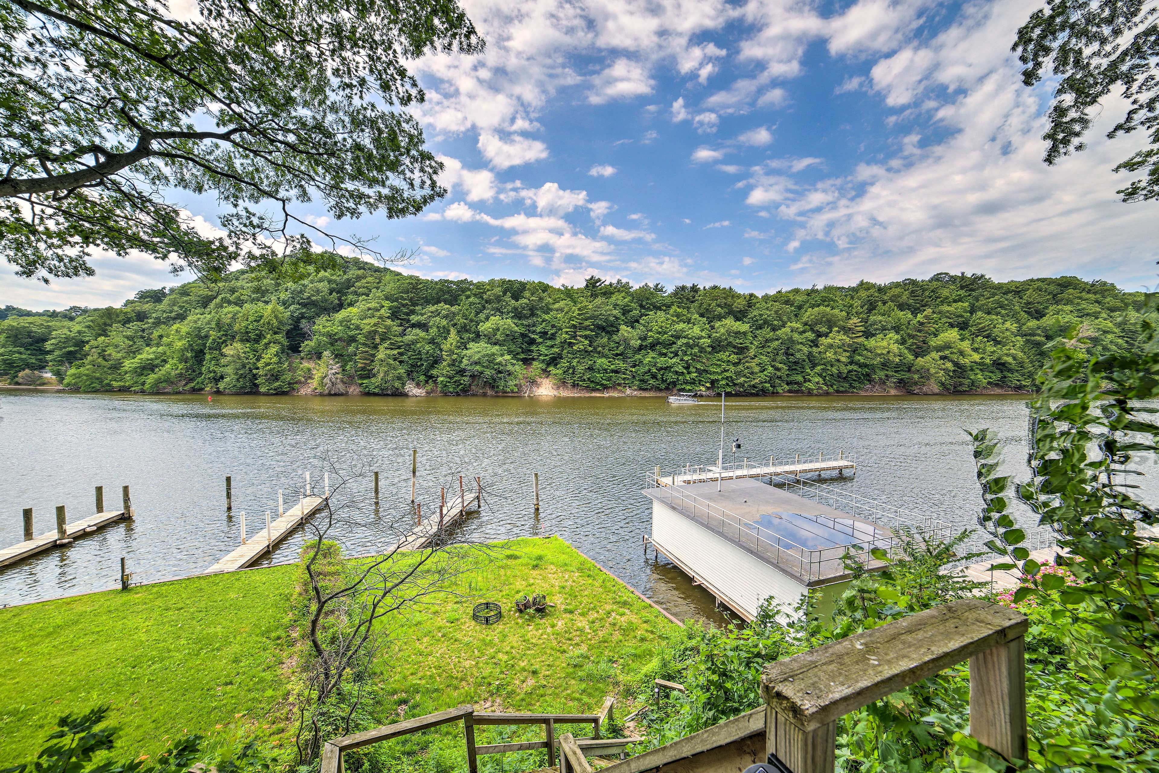 Wooded Yard | Private Dock