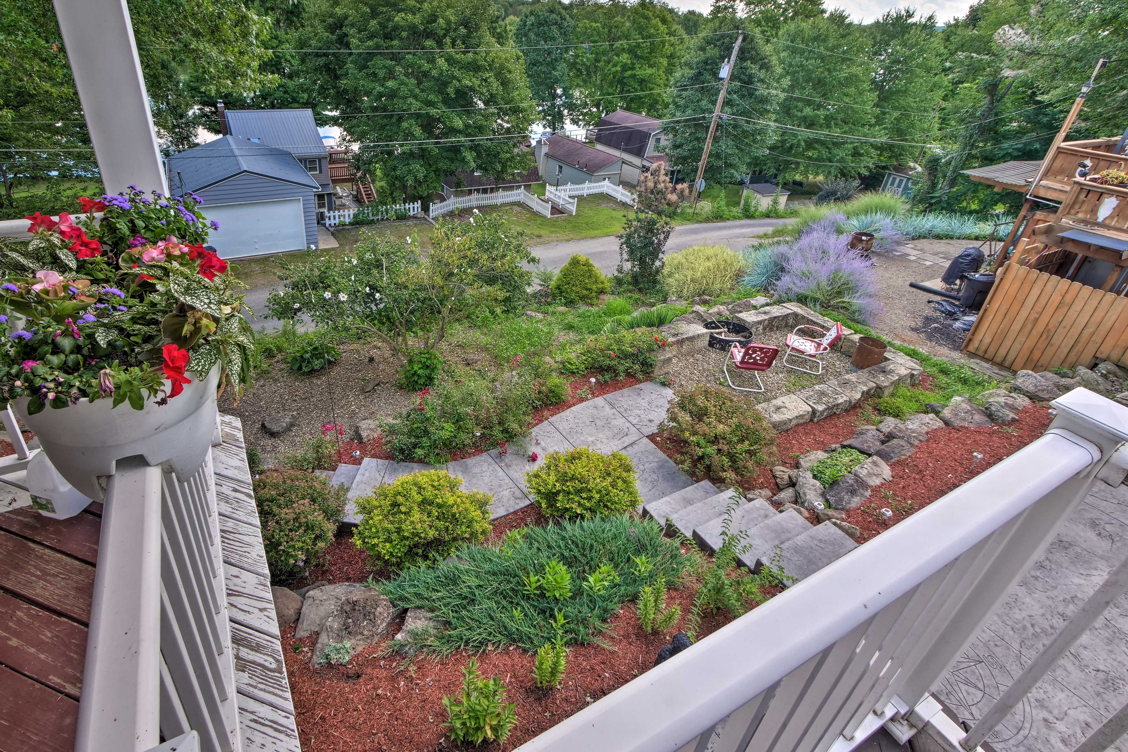 Private Garden | Wood-Burning Fire Pit