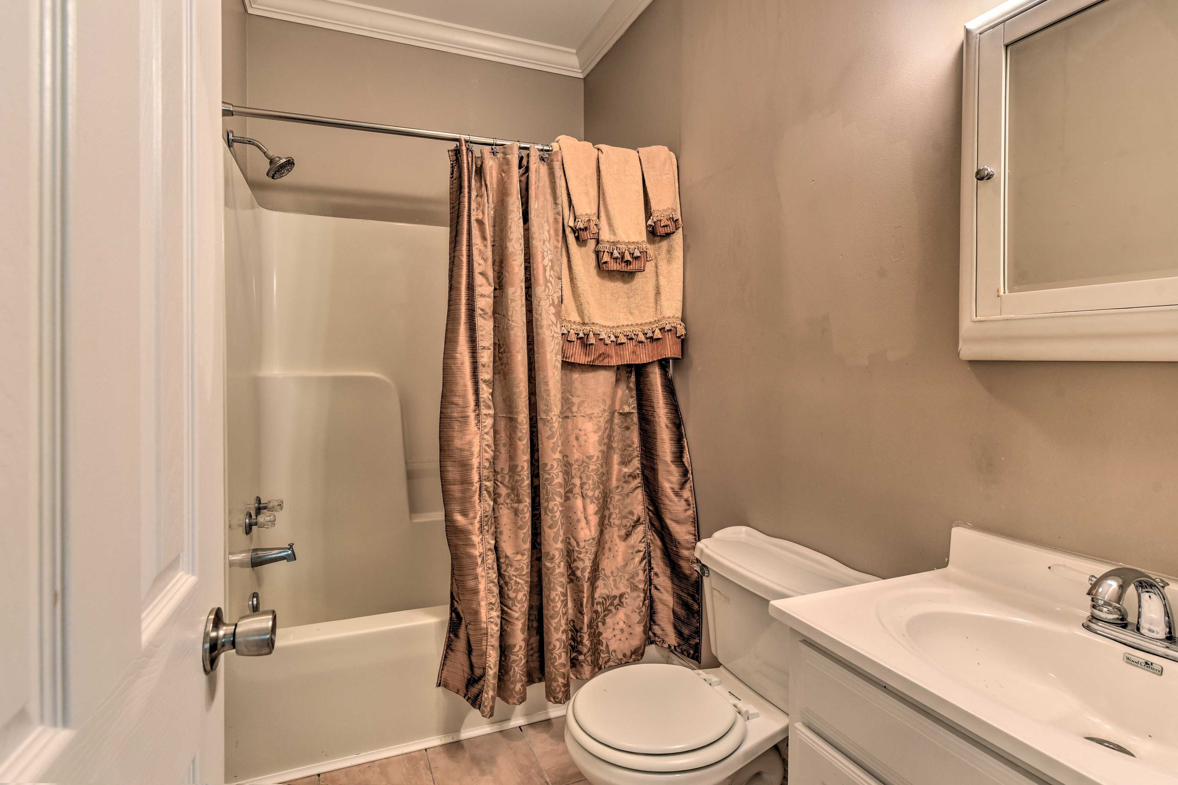Full Bathroom