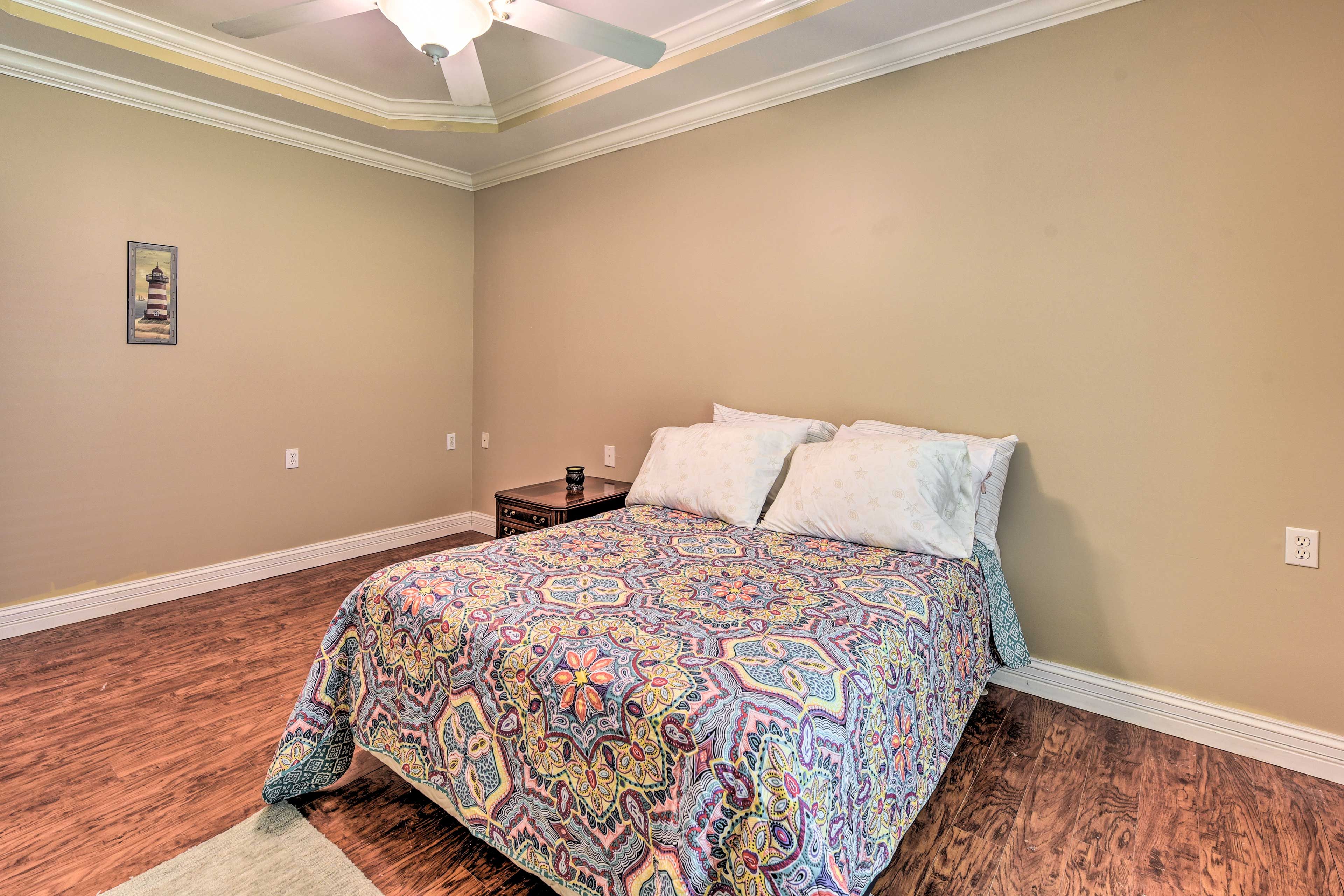 Bedroom 2 | Queen Bed