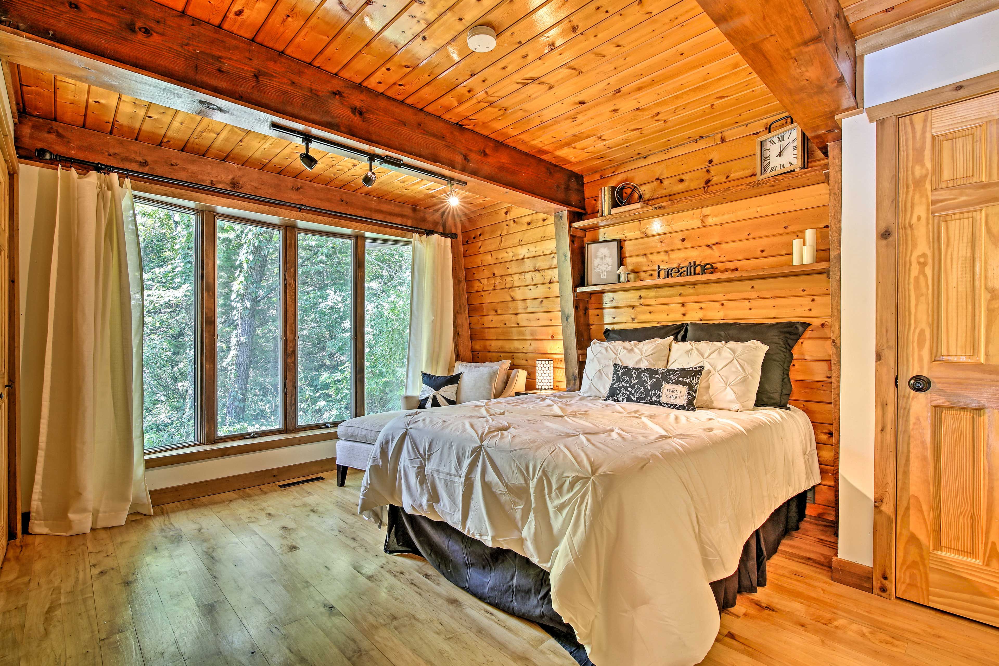 Bedroom 2 | Queen Bed | Upper Level