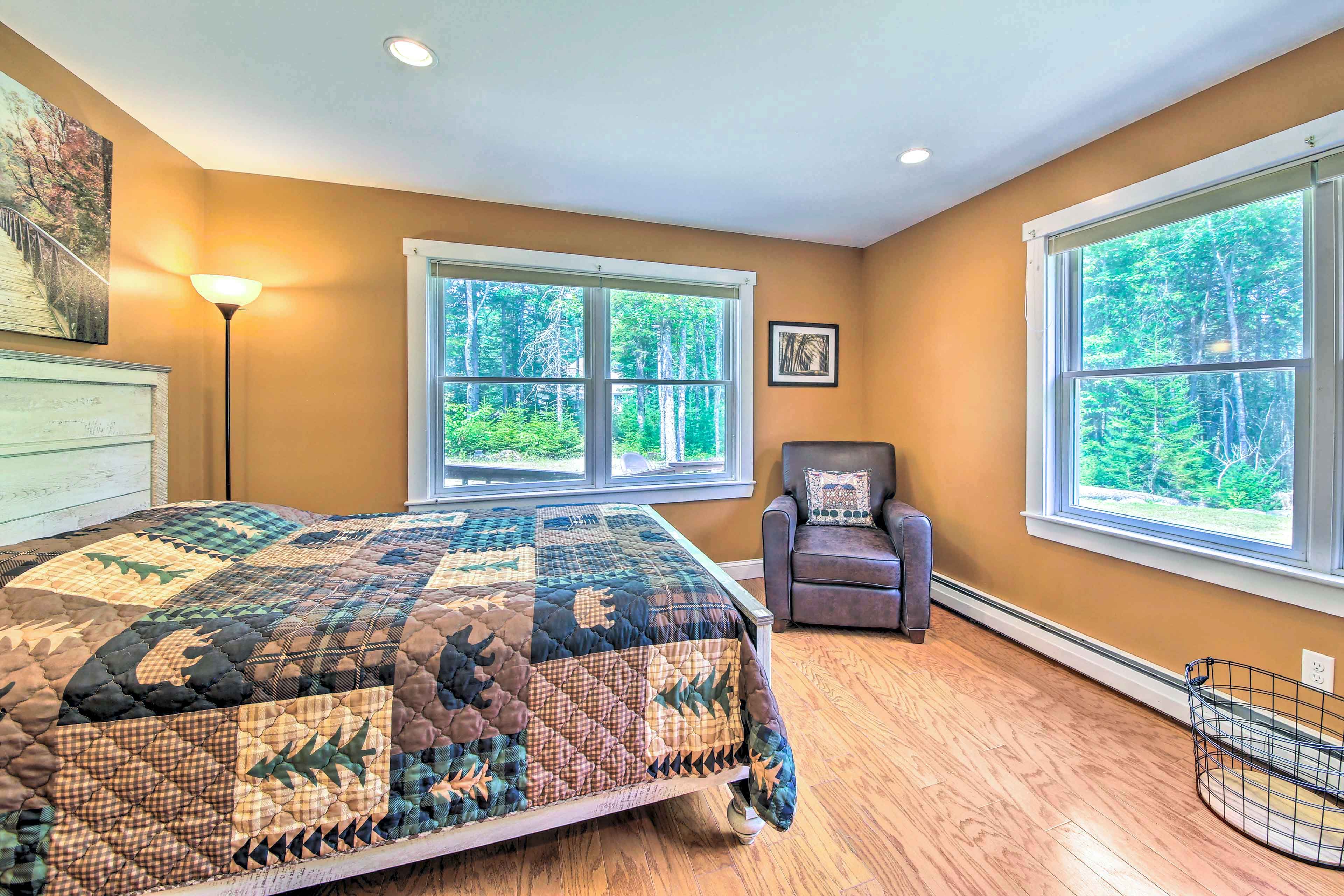 Bedroom | Queen Bed